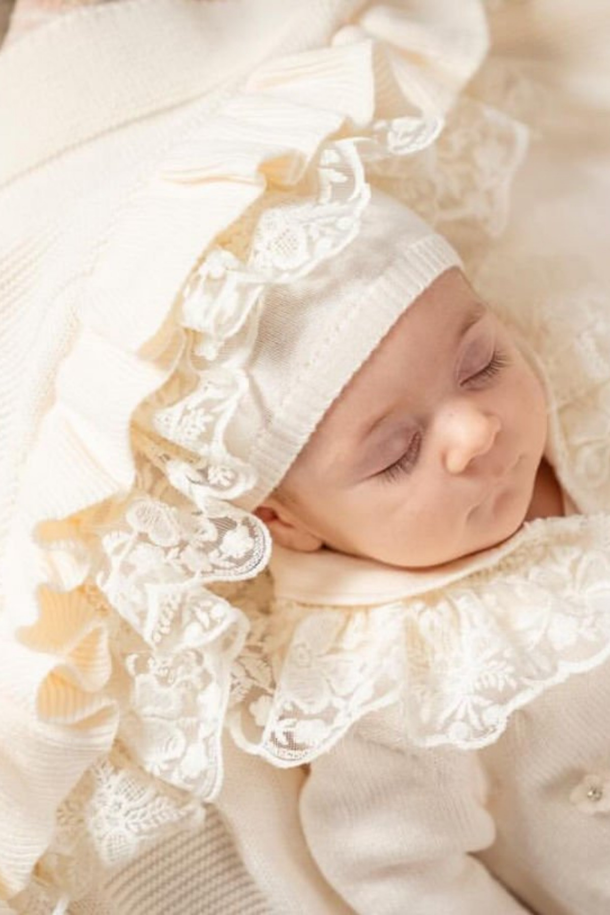 Naka Concept Krem Rengi Dantelli Papatya Desenli Organic Yenidoğan Kız Bebek Triko Hastane Çıkış Seti fotoğrafı 3 (önizleme)