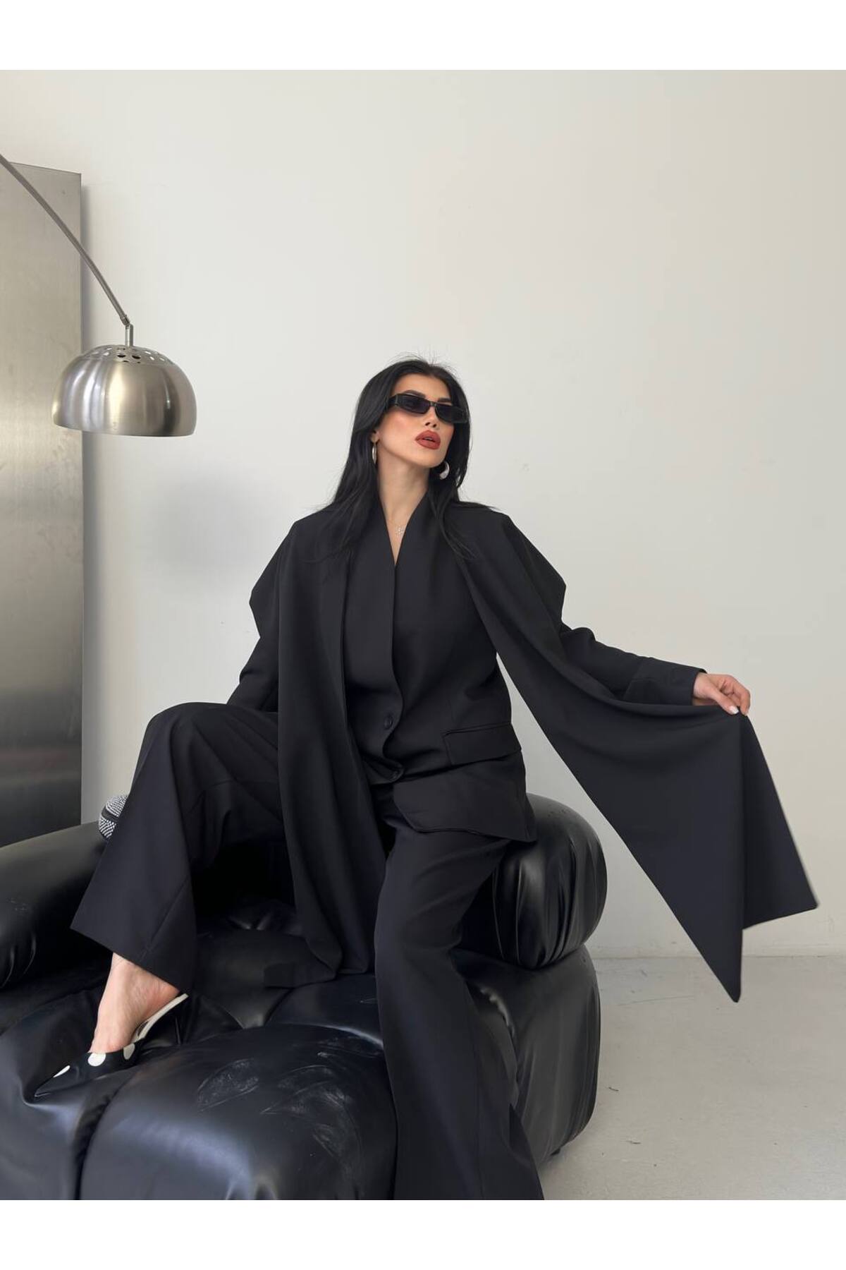 Ensemble femme avec cape détail noir - Görsel 7