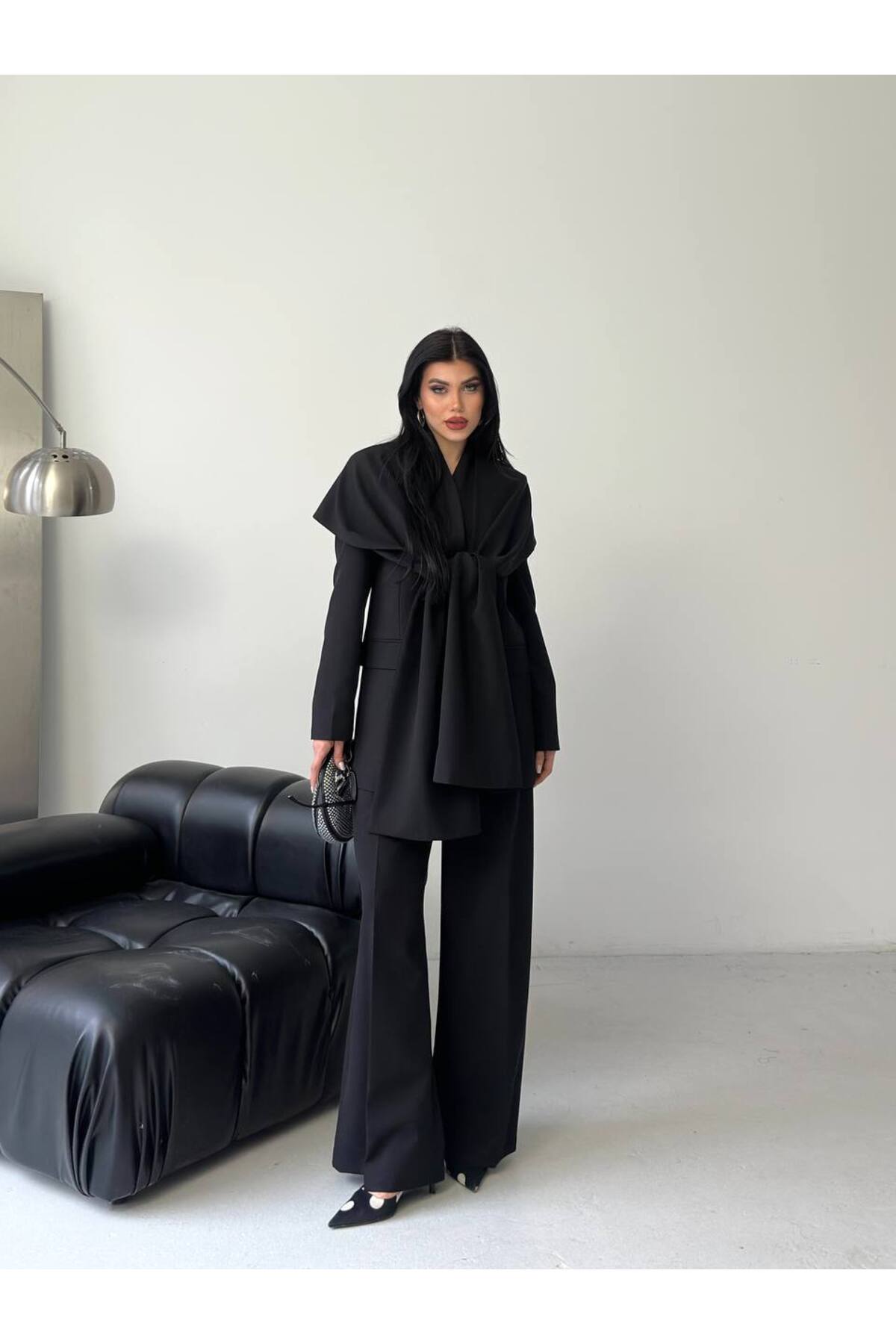 Ensemble femme avec cape détail noir - Görsel 6