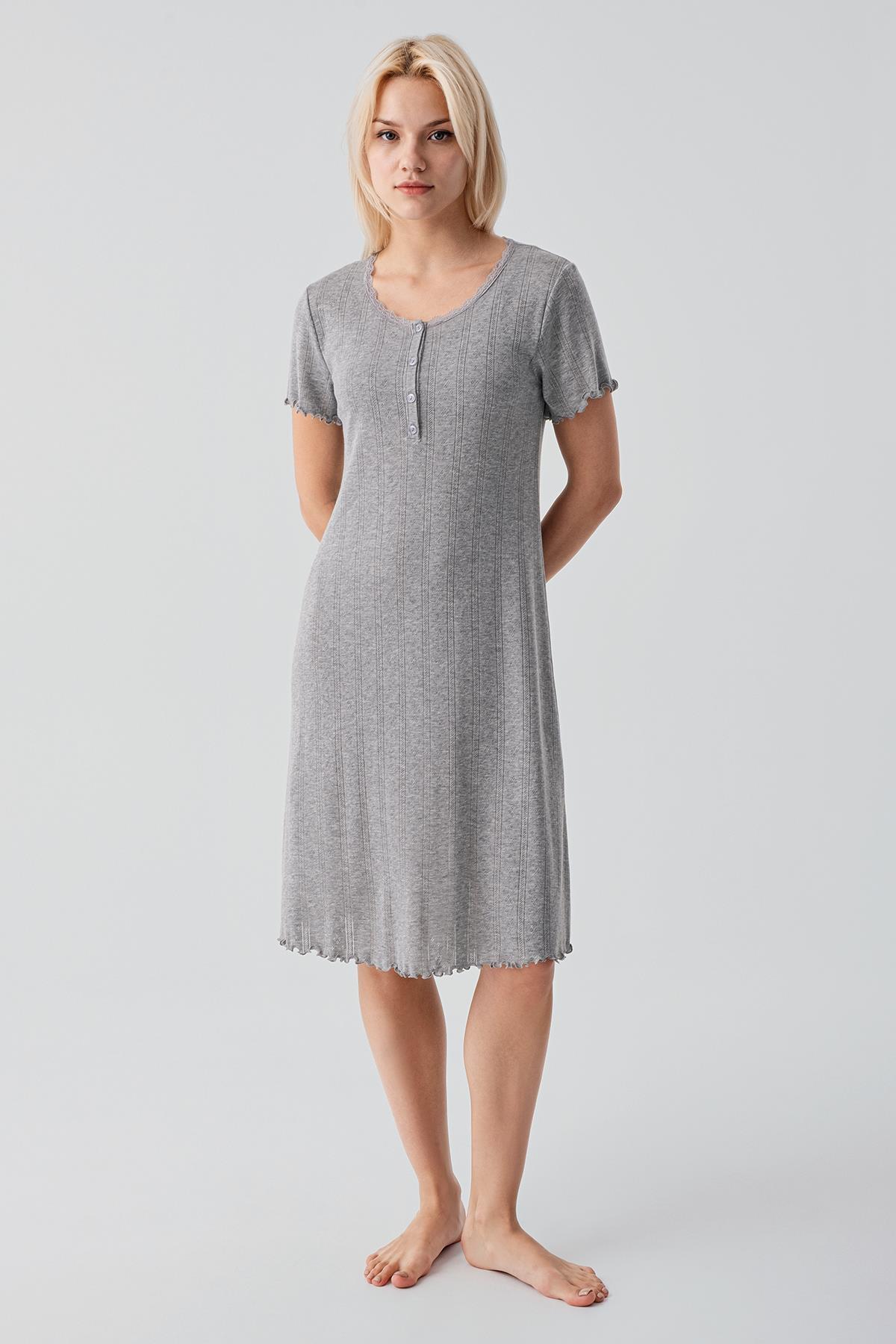 Artış Ajurlu Düğmeli Kısa Kollu Kısa Esnek Pamuklu Gecelik