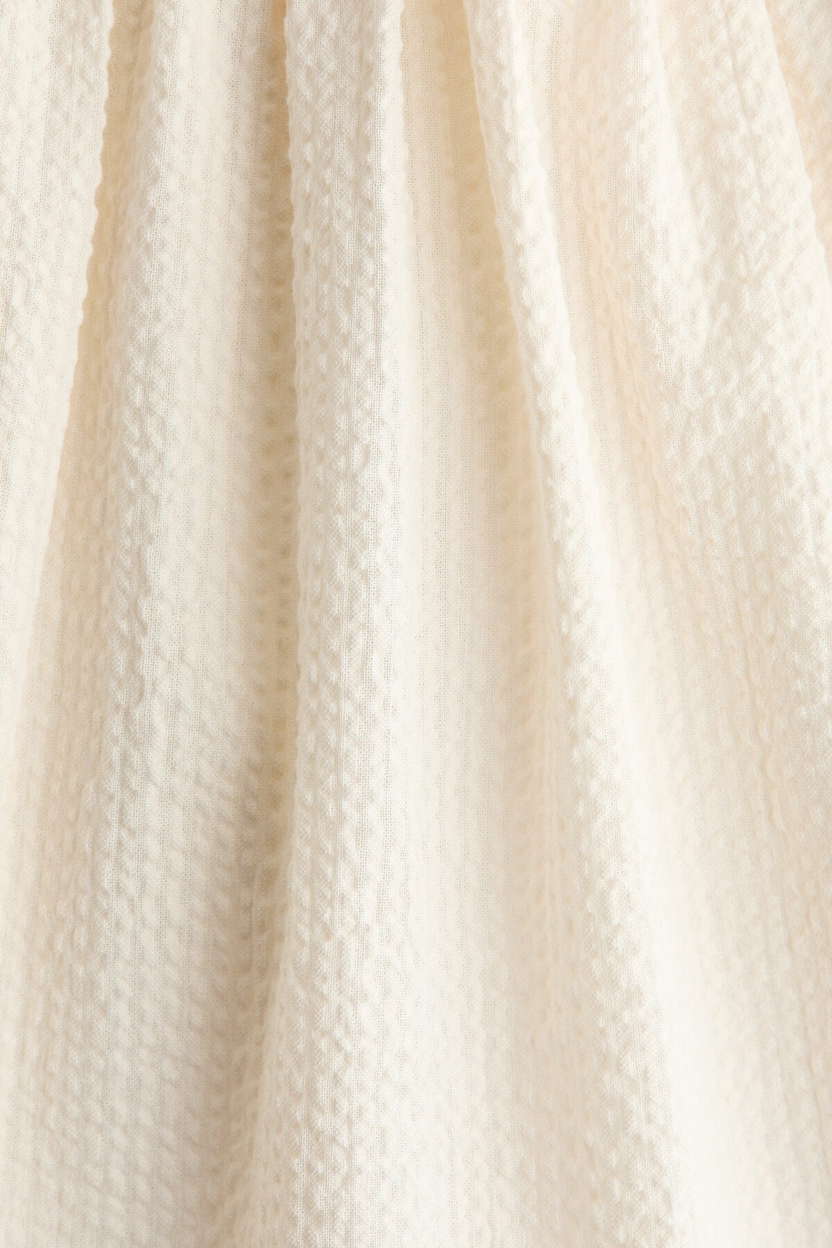 H&M Kolsuz Gofre Elbise fotoğrafı 5 (önizleme)