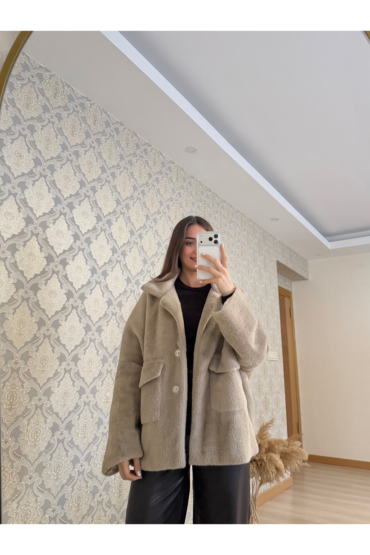 Butik Duygu Şakiroğlu Peluş Çift Cepli Çıt Çıtlı Bej Kürk