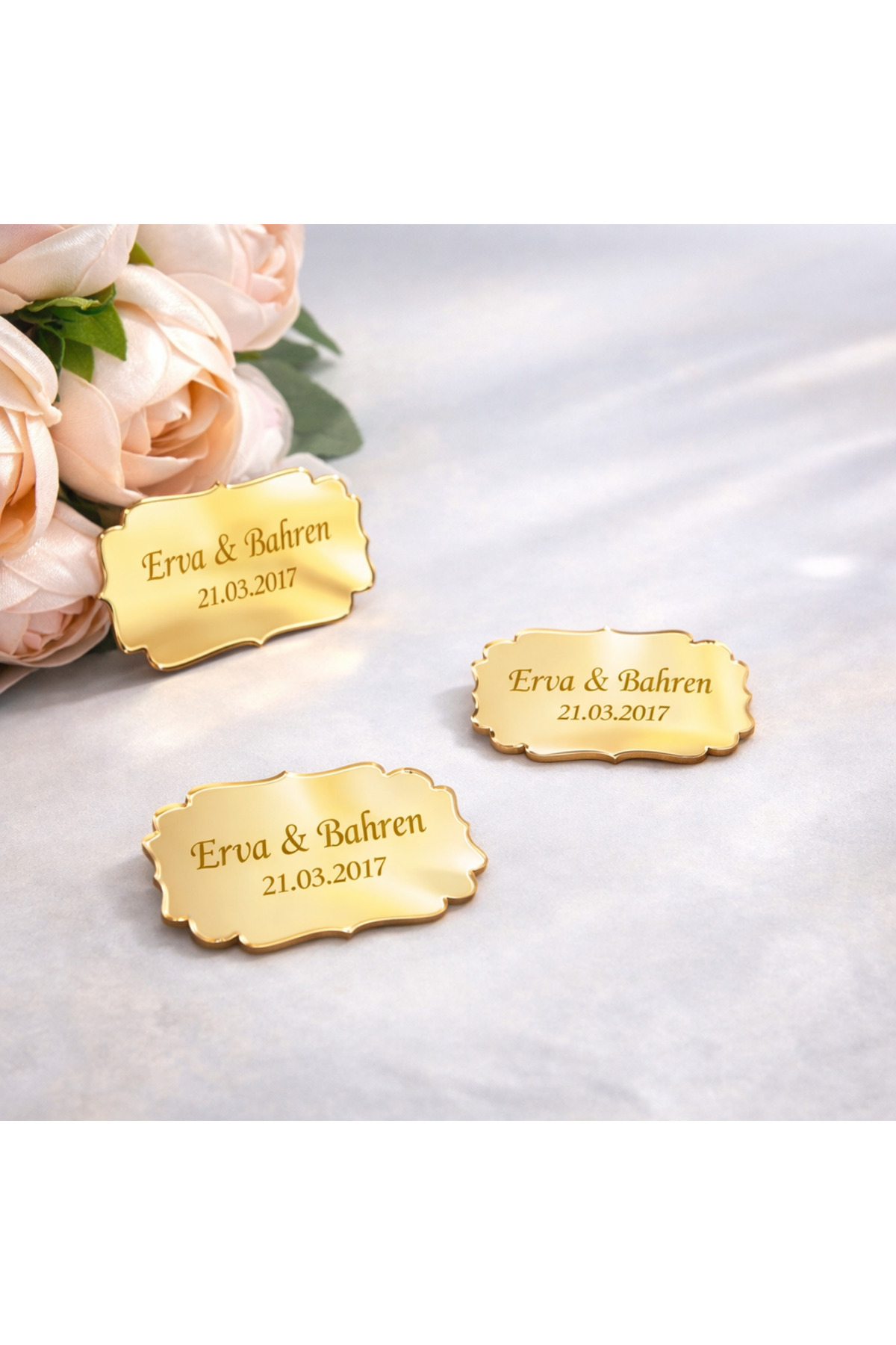 SHR 30 Ad. 3*5 cm İsimlik 1mm Yapışkanlı Gold Pleksi (Yasin