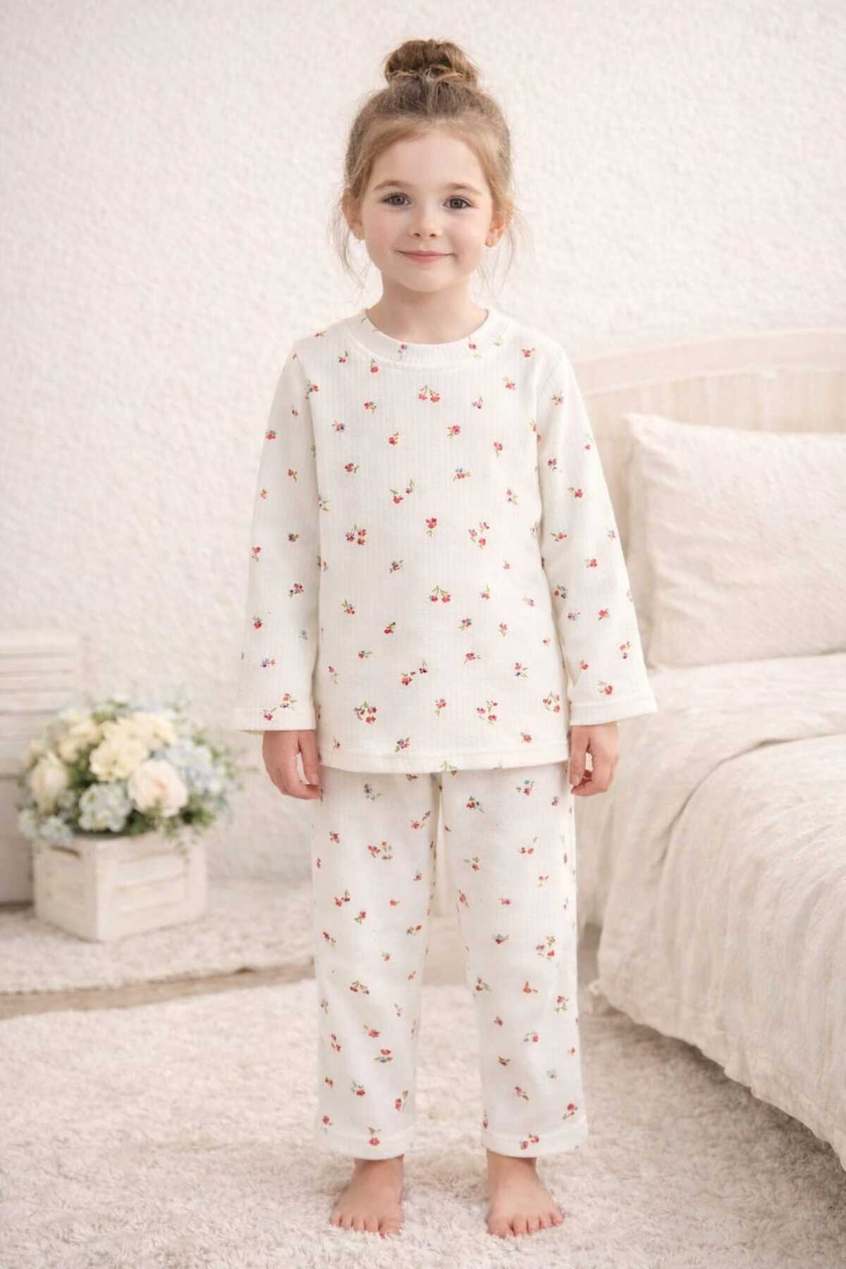 krm kerem bebe Yeni Sezon %100 Pamuk Likralı Desenli Kız Çocuk Pijama Takımı fotoğrafı 5 (önizleme)