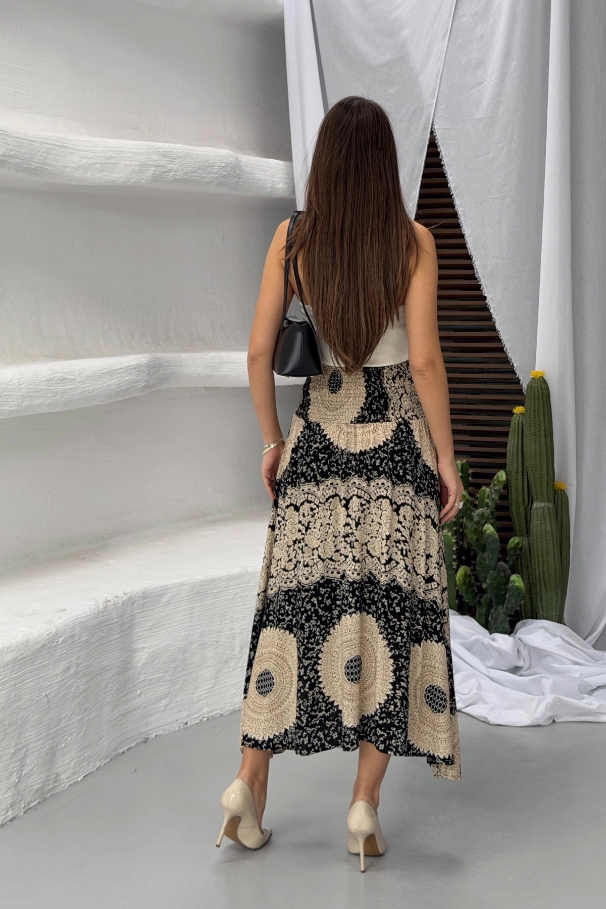 Lusin  Kadın Siyah Yüksek Bel Bağlama Detaylı Şık Etnik Desenli Asimetrik Kesim Midi Etek - Görsel 3