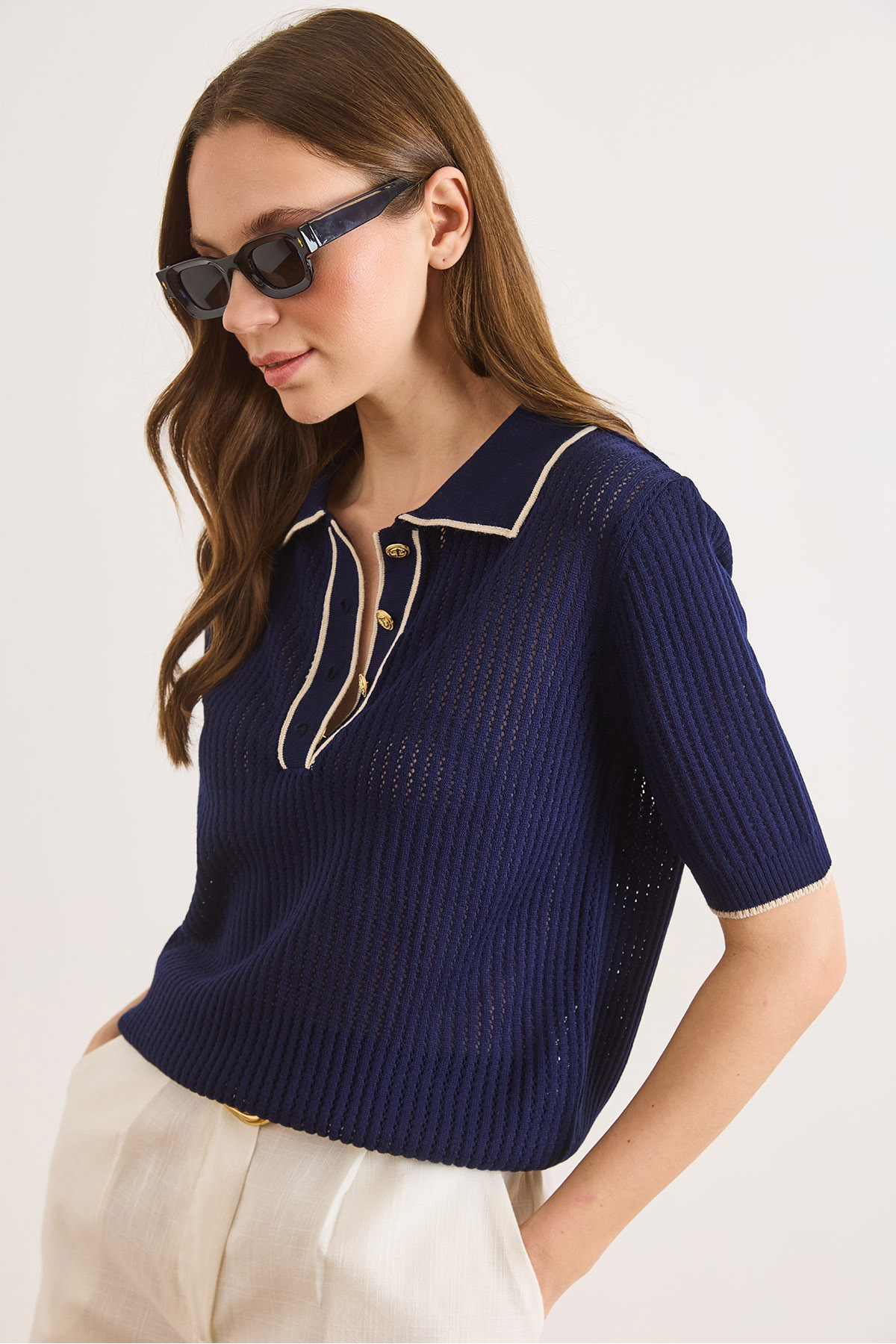 Olalook  Kadın Lacivert Şerit Detaylı Polo Yaka Ajurlu Triko Bluz BLZ-19003227 - Görsel 3