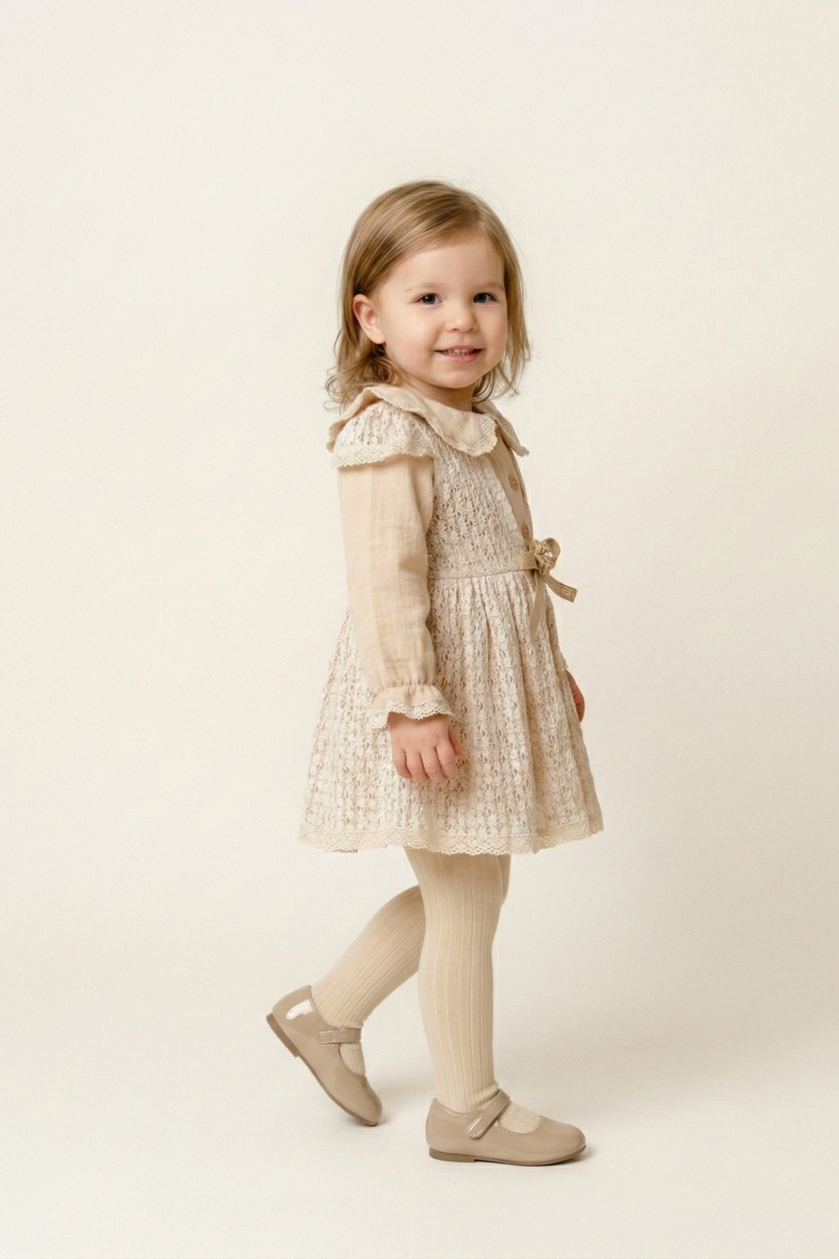 Bebezade Kız Bebek Viola Dantel Jileli Fırfır Yakalı Müslin Elbise fotoğrafı 4 (önizleme)