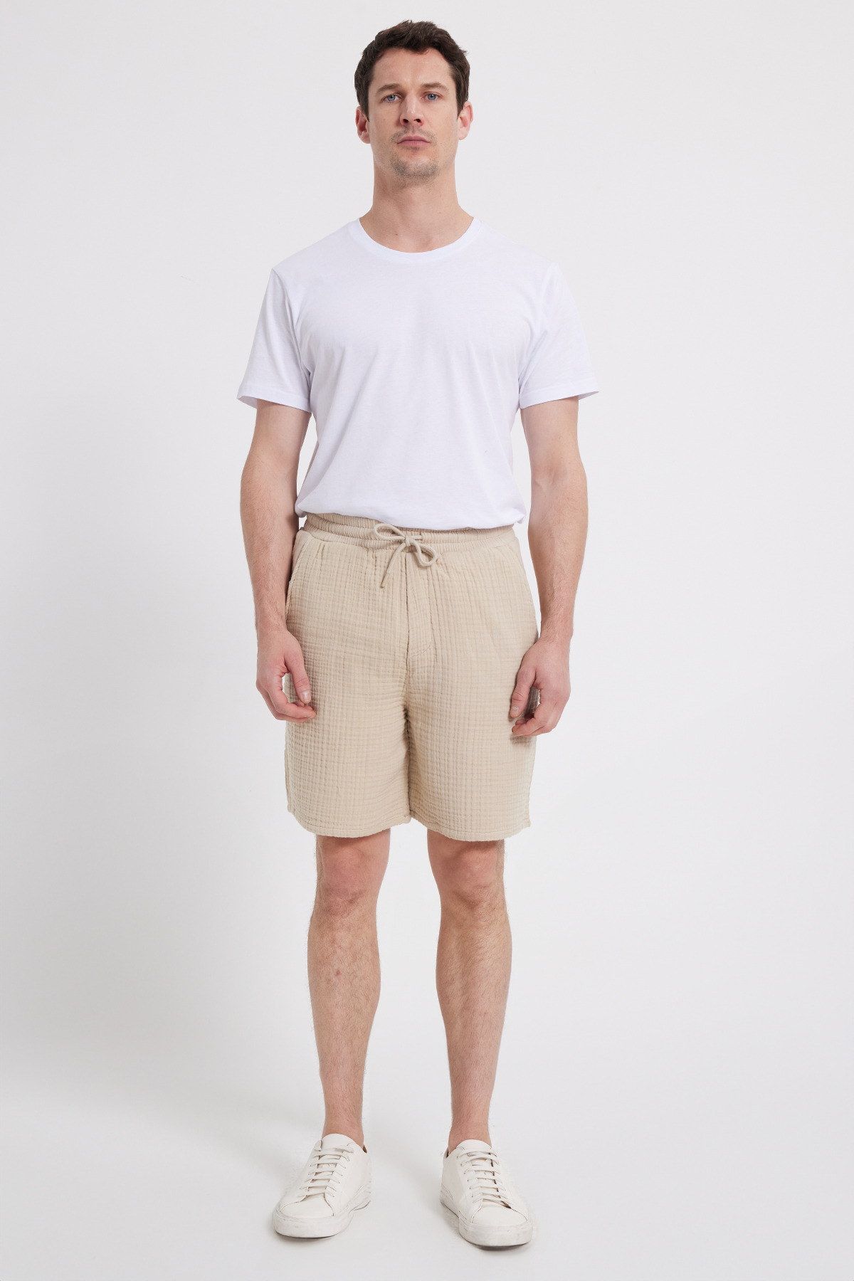 Tudors  Erkek Regular Fit Rahat Kesim Müslin %100 Pamuk Beli Lastikli Cepli Bağcıklı Bej Şort - Görsel 7