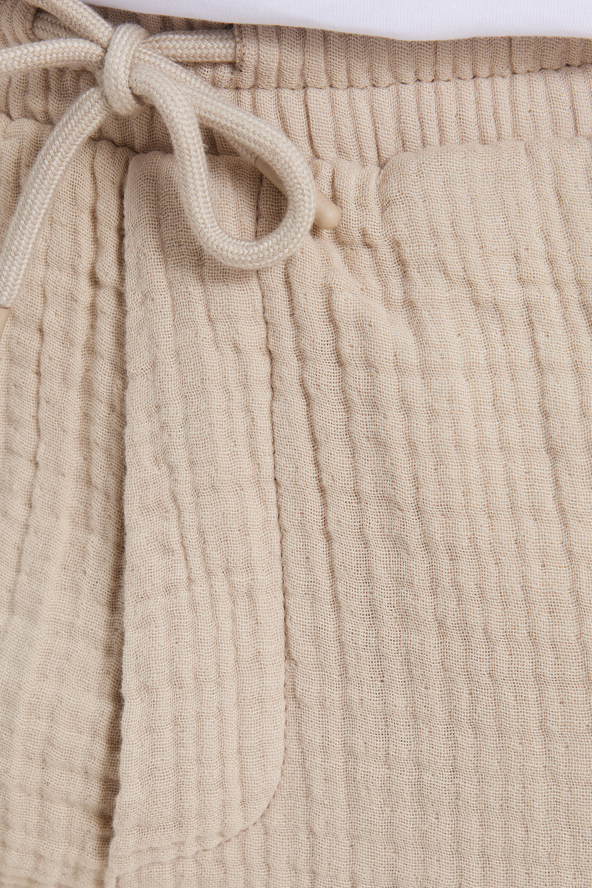 Tudors  Erkek Regular Fit Rahat Kesim Müslin %100 Pamuk Beli Lastikli Cepli Bağcıklı Bej Şort - Görsel 5