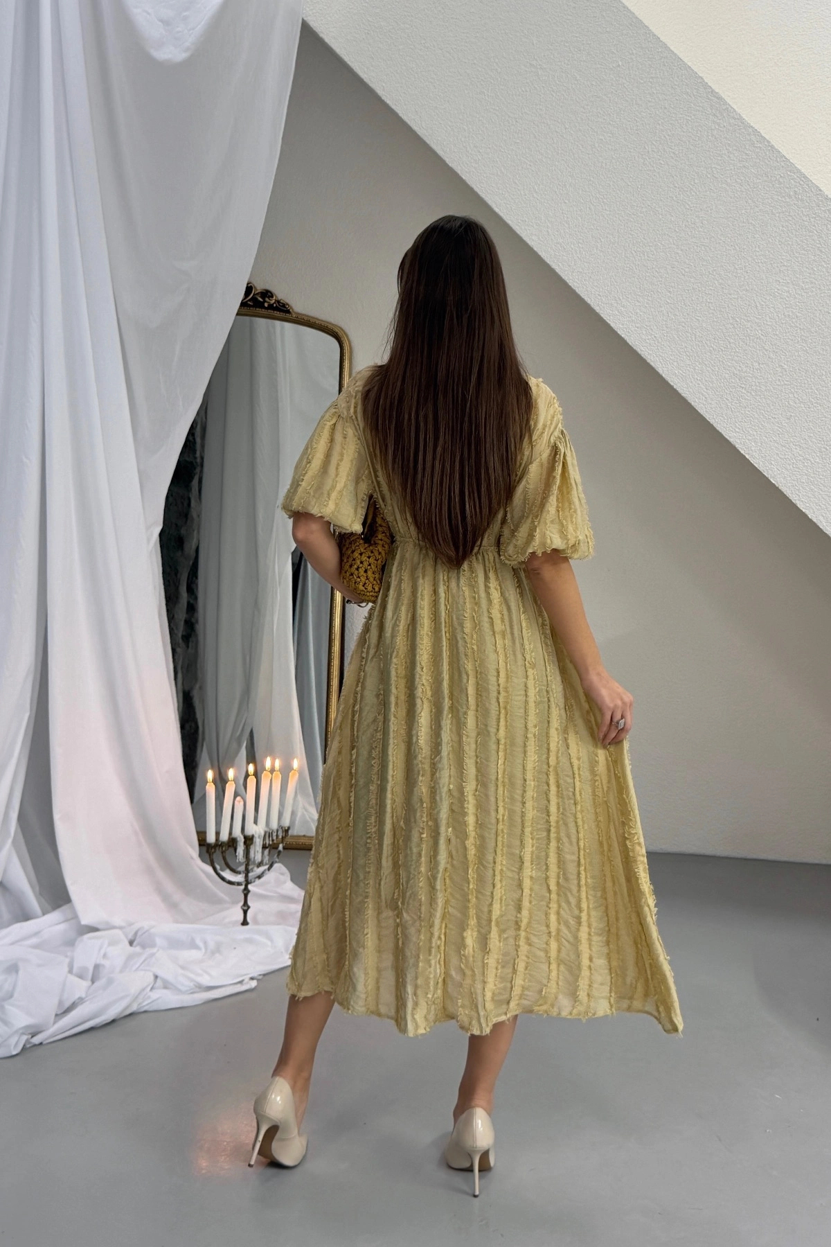 Lusin  Kadın Yağ Yeşili V Yaka Beli Büzgülü Yumuşacık Dokulu Astarlı Midi Elbise - Görsel 8