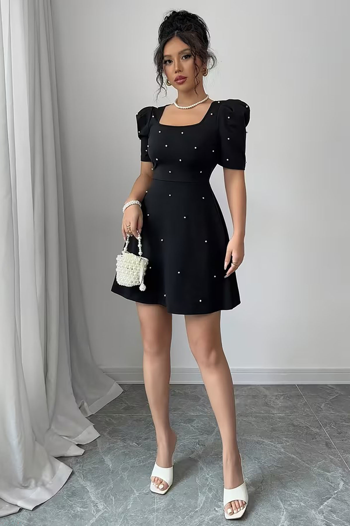 deafox  Siyah Kısa Kollu Kare Yaka İnci Detay Mini Krep Kumaş Elbise - Görsel 4
