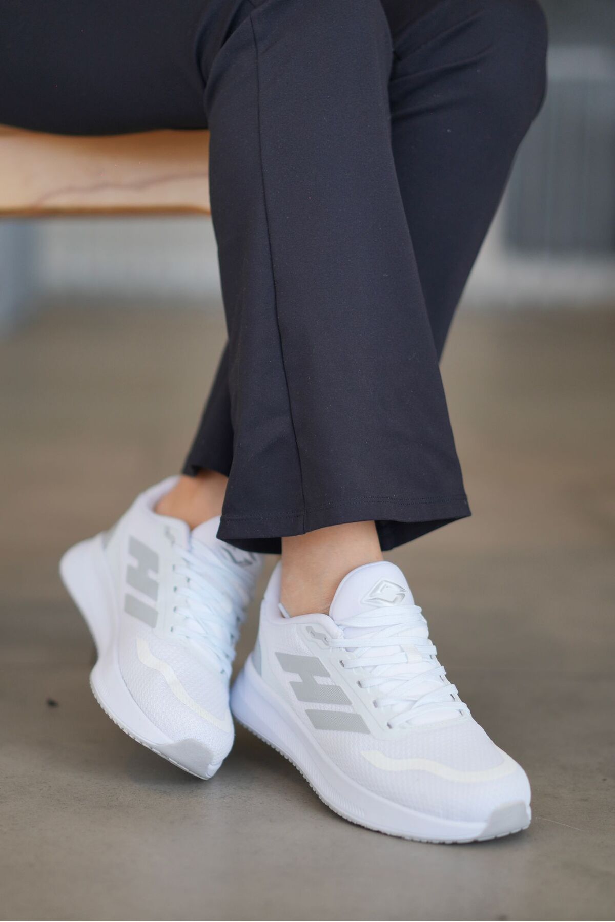 Women's White Ice Sneaker Casual Sports Shoes 053-K