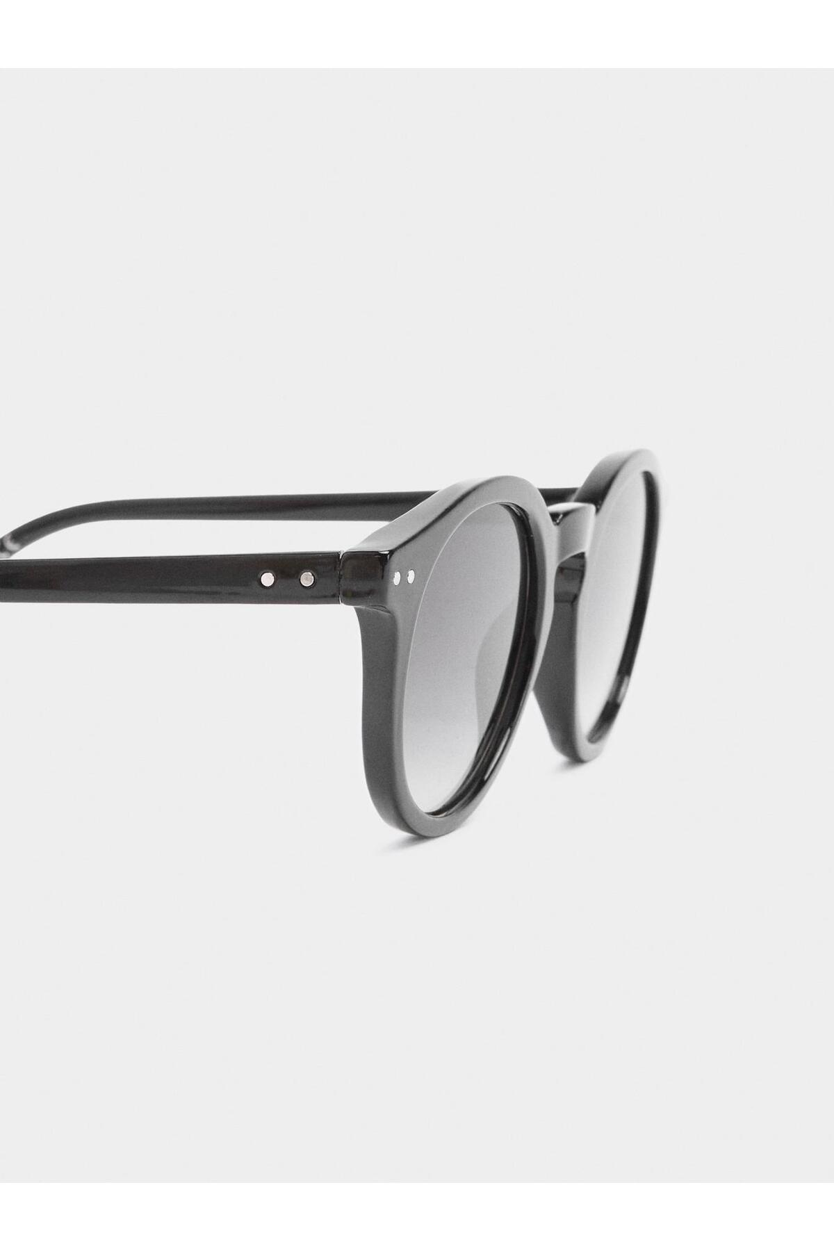 Women's Sunglasses with Round Frame
