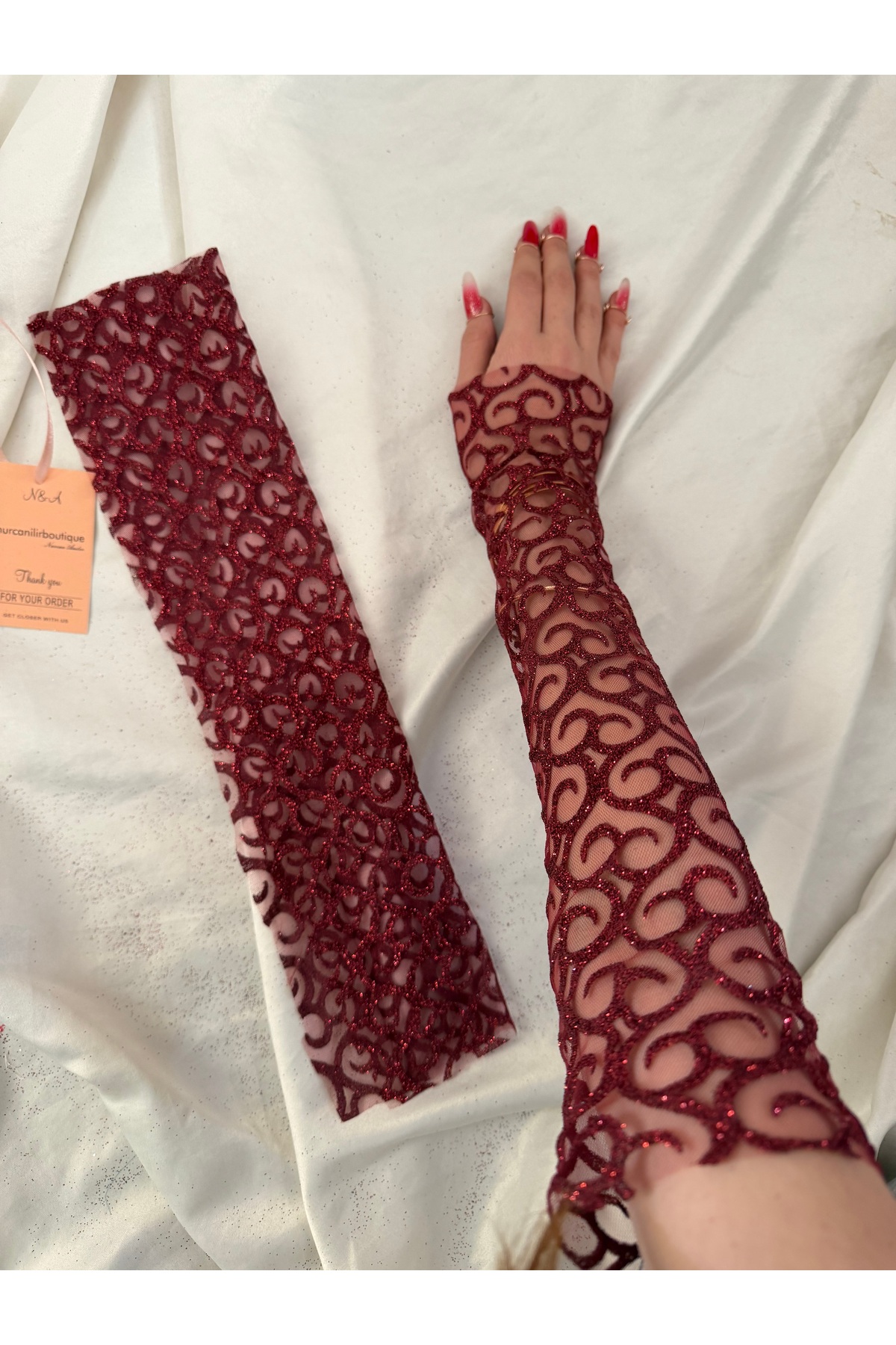 Nurcanilirboutique Zarif bordo eldiven kolluk