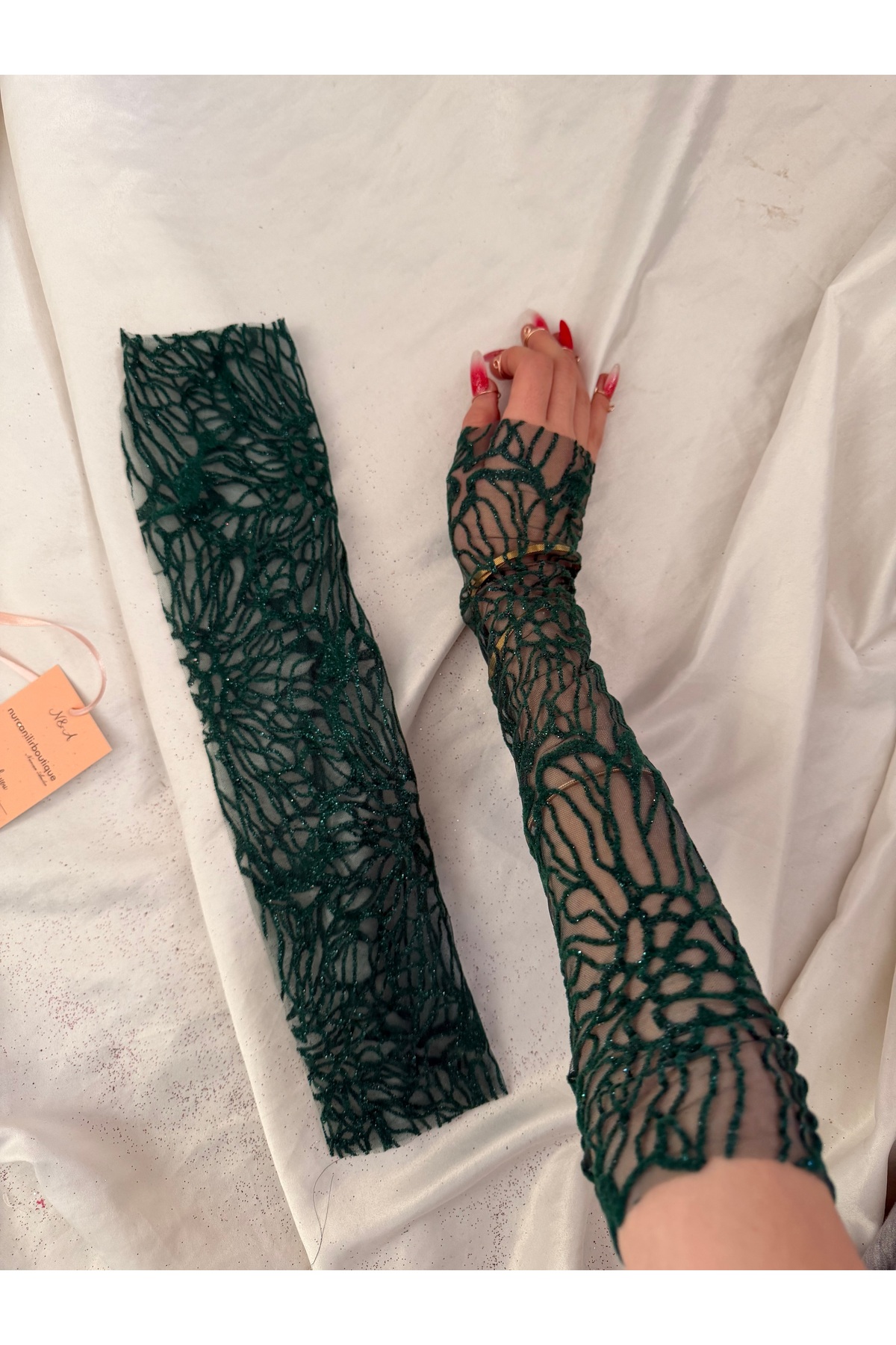 Nurcanilirboutique Zarif zümrüt yeşil eldiven kolluk görsel 2