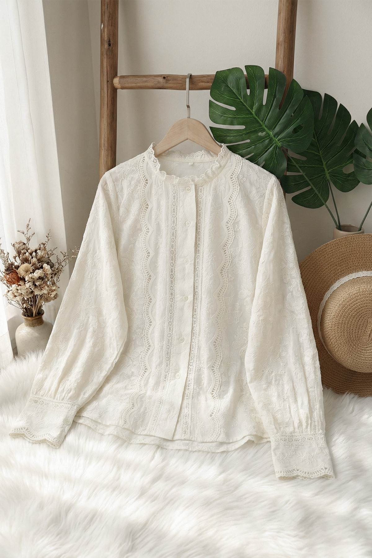 MODAQU  Vintage Brode İşlemeli Bej Gömlek Bluz