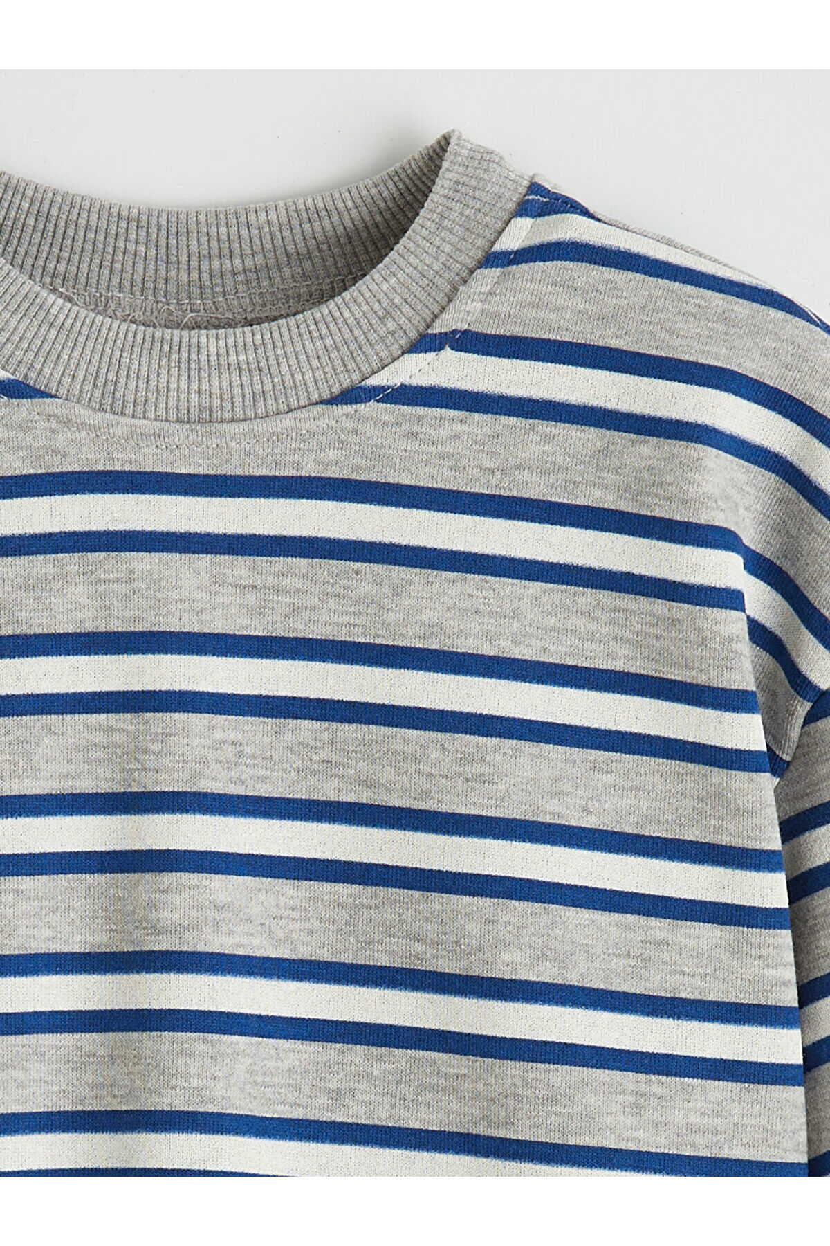 LC Waikiki Nevaa Collection Gri Bisiklet Yaka Çizgili Erkek Çocuk Sweatshirt fotoğrafı 3 (önizleme)