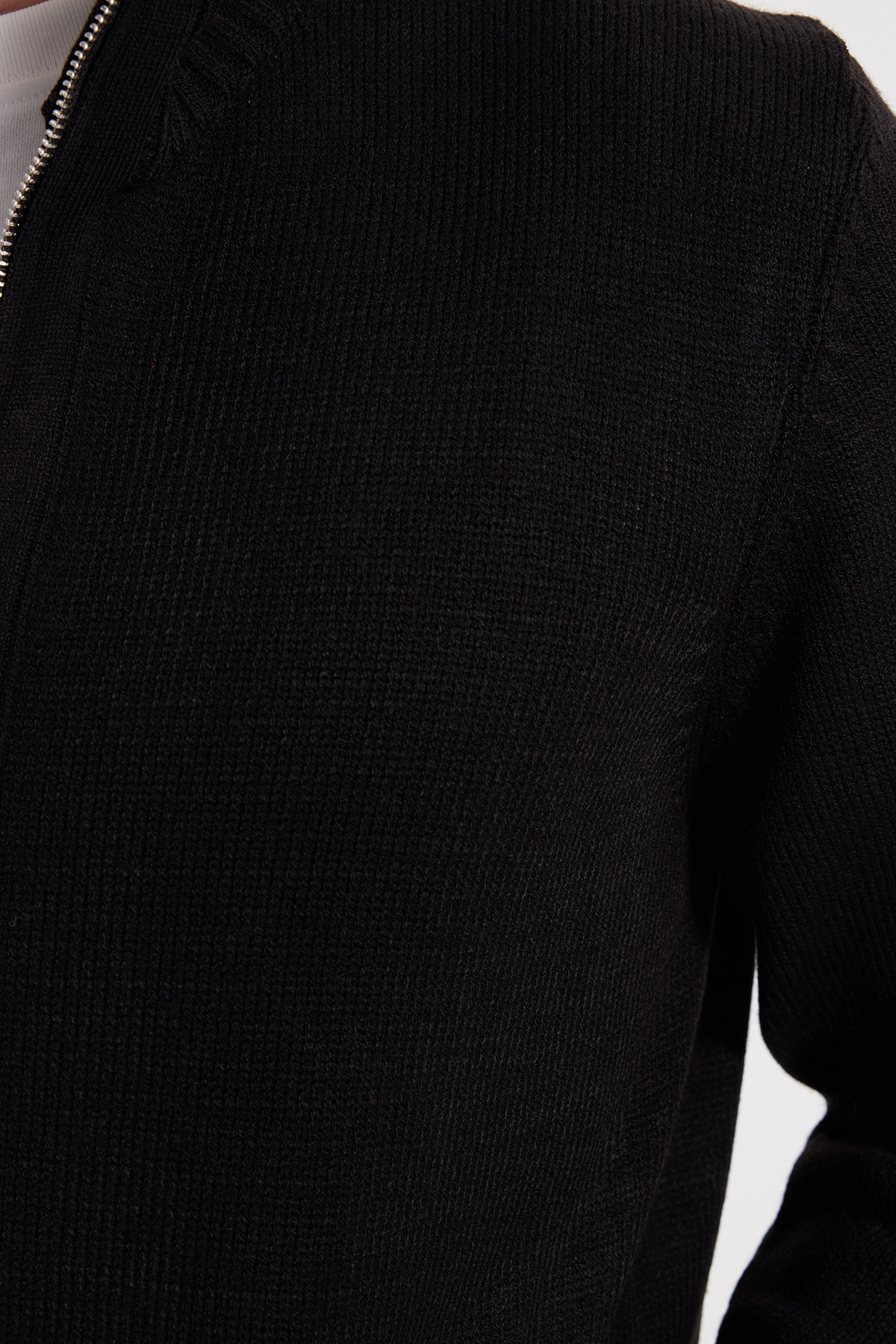 Tudors  Erkek Standart Fit Normal Kesim Fermuarlı Siyah Hırka - Görsel 3