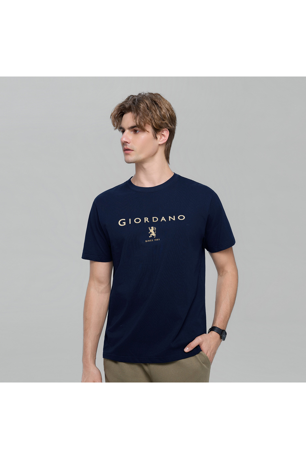 Giordano Men’s Slim Cotton Crew Neck Signature Print Tee