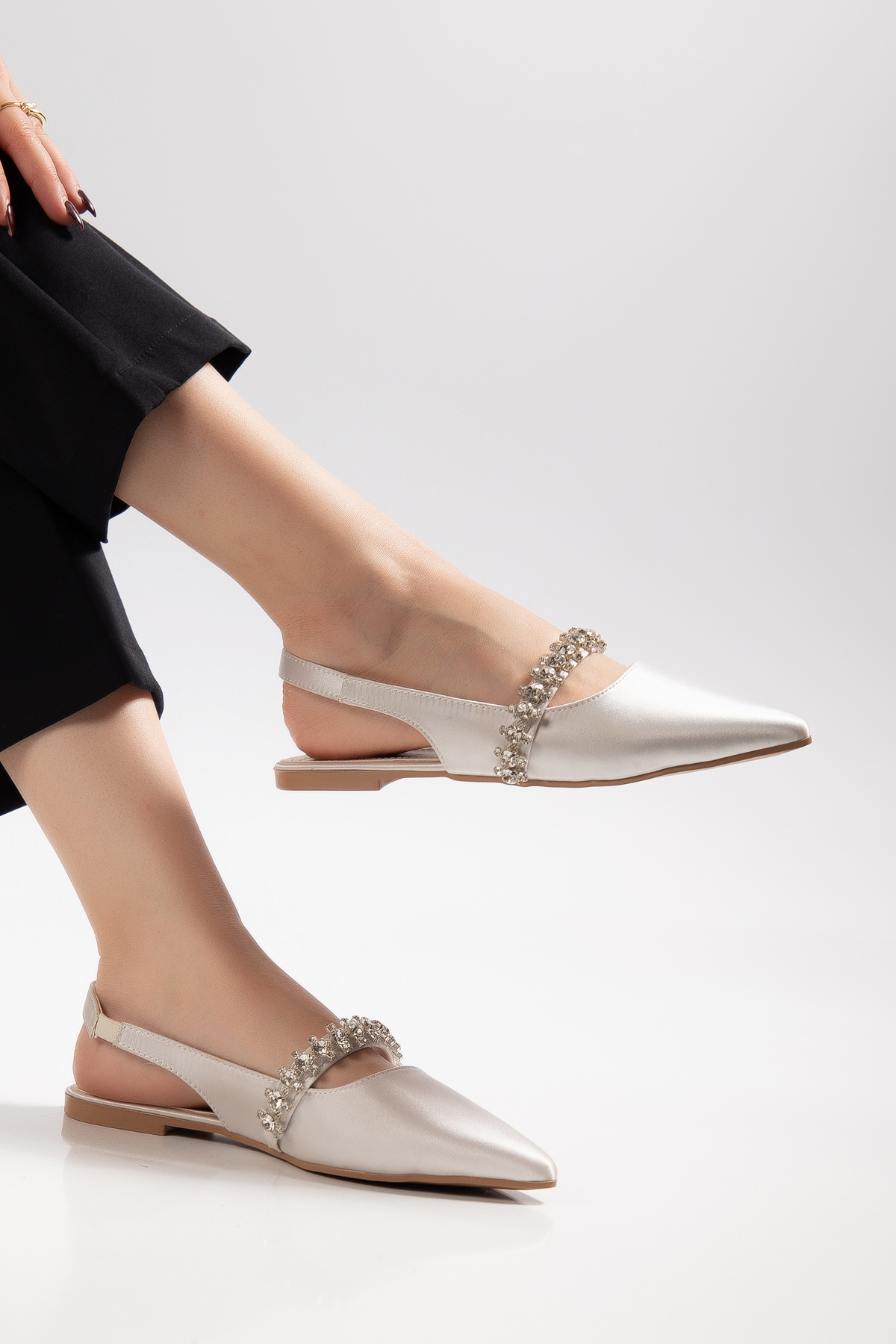 HMS moda  Model Şık Düz Taban Kadın Babet Elmas Fügürlü - Görsel 3