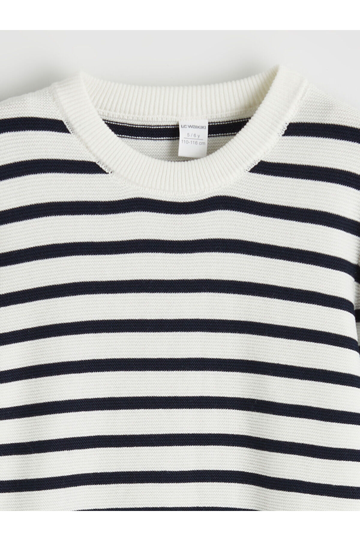 LC Waikiki Esse Collection Lacivert Bisiklet Yaka Çizgili Erkek Çocuk Triko Kazak fotoğrafı 2 (önizleme)
