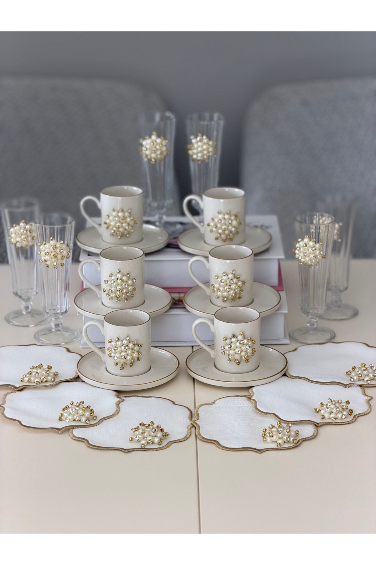 İncili Lüks Porselen 24 Parça Kahve Sunum Seti