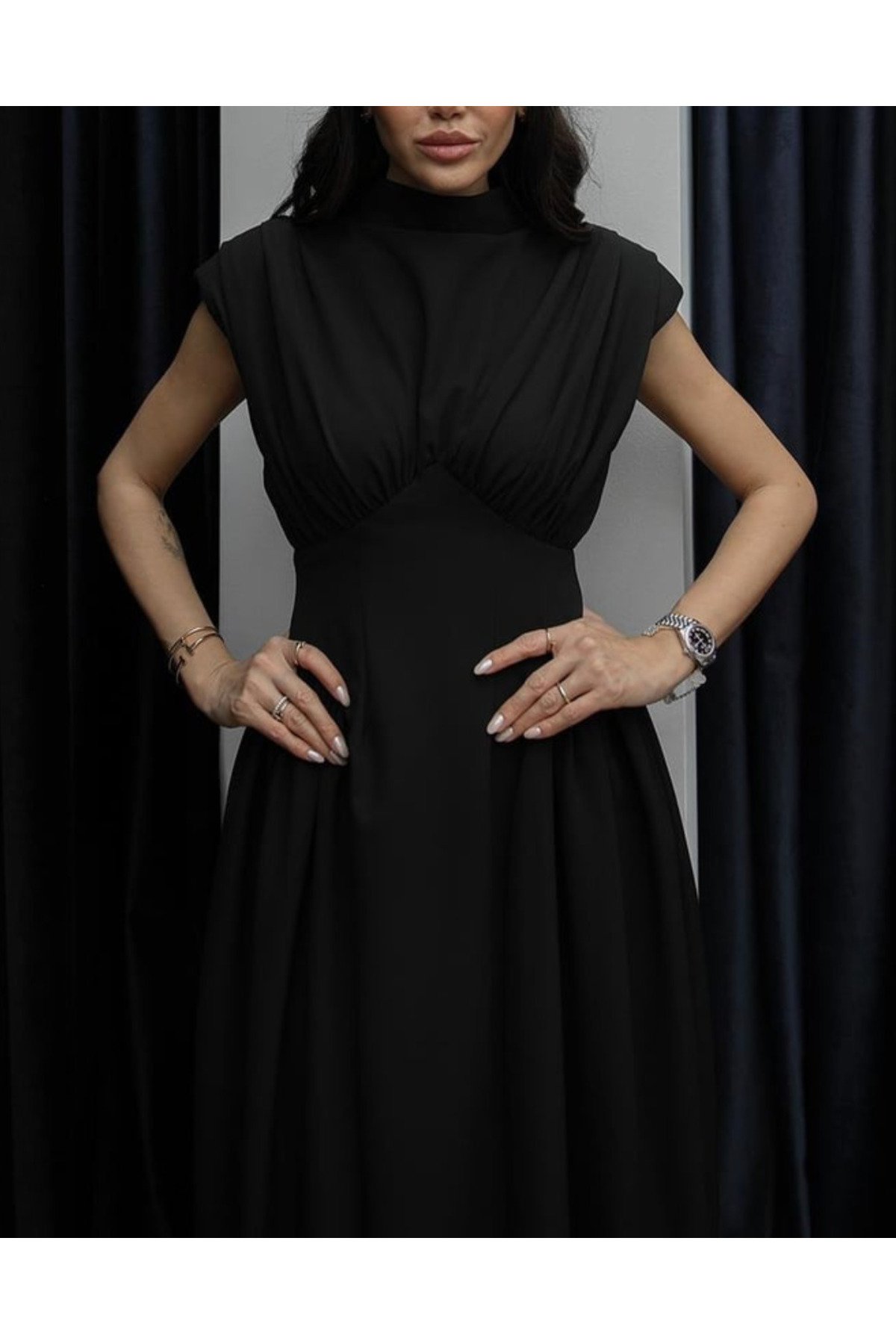 MareandCo  Siyah Vatkalı Dik Yaka Belden Oturtmalı Elbise - Görsel 6