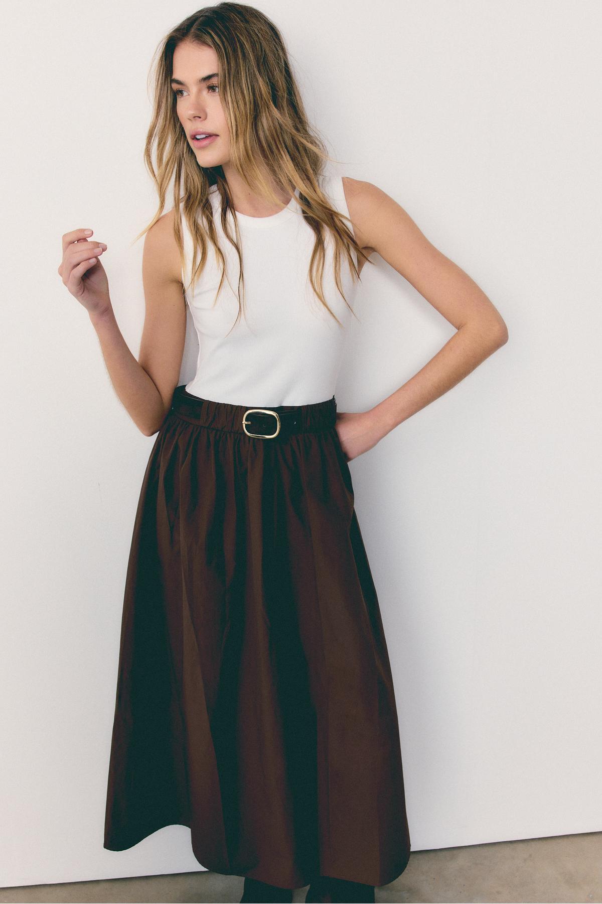 Stradivarius  Kolsuz iki malzemeli kemerli midi elbise - Görsel 3