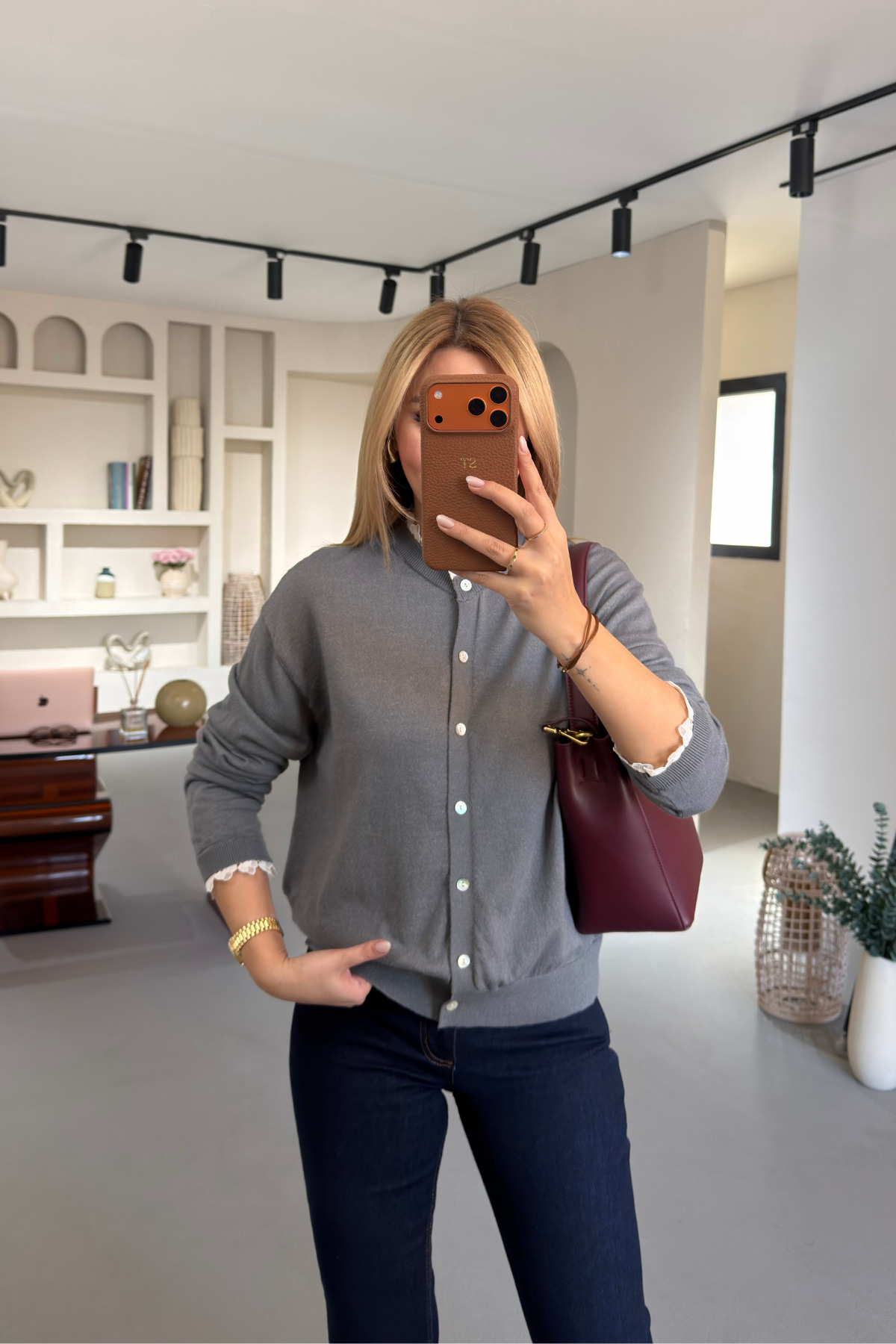 Sezgi Tekin  Güpür Detay Düğmeli Gri Hırka - Görsel 4