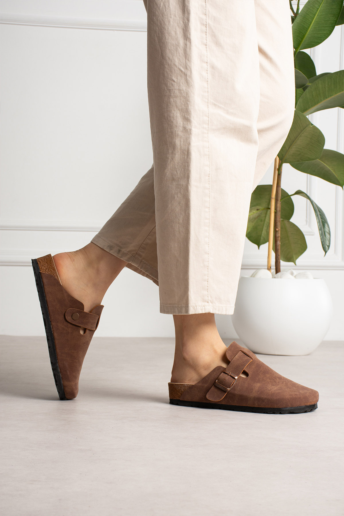 starmarj Unisex Önü Kapalı Tokalı Sabo Günlük Ev ve Dışarı Terliği görsel 2