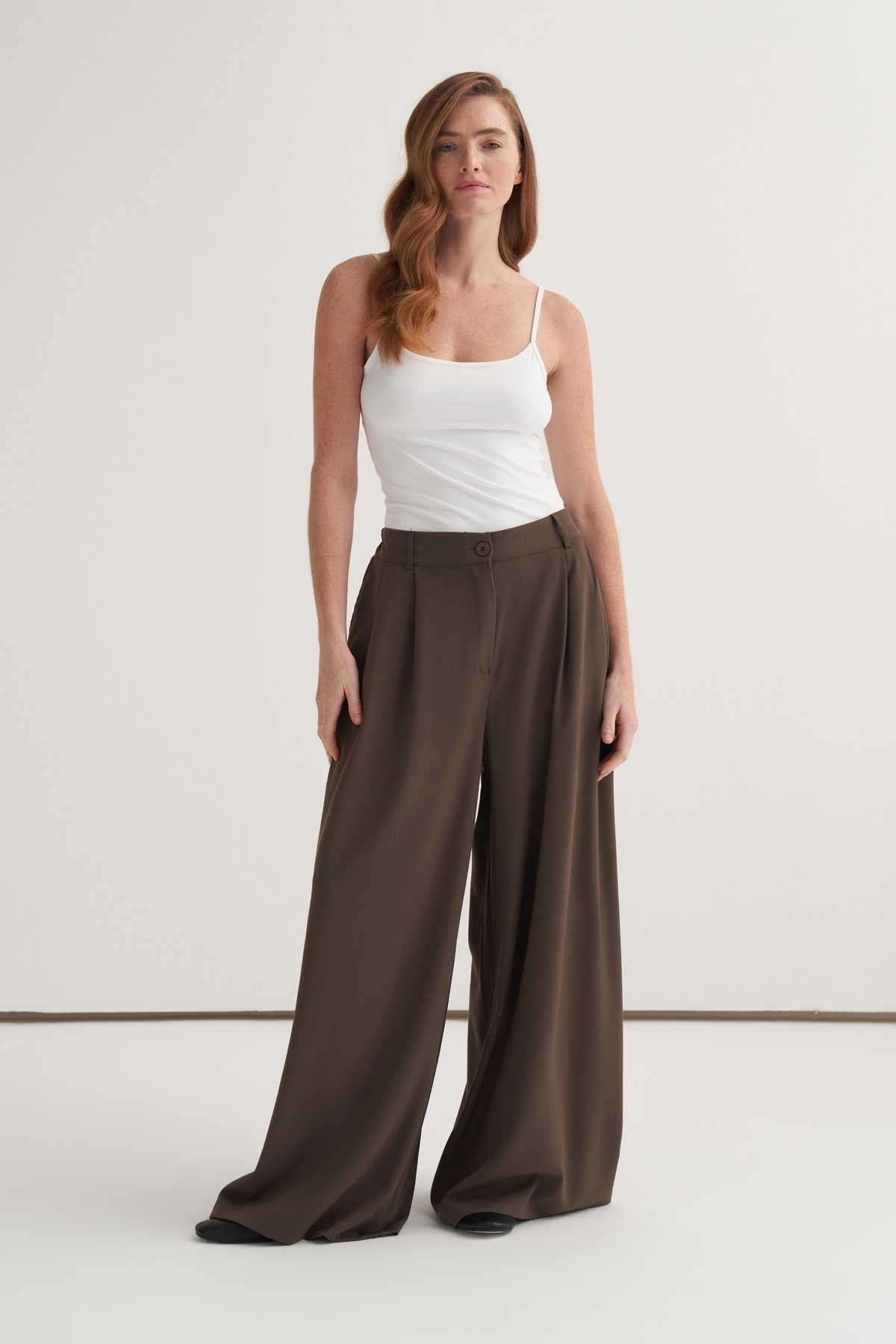 ebu prive  Kadın Çift Pileli Bol Paça Palazzo Pantolon Koyu Vizon - Görsel 2