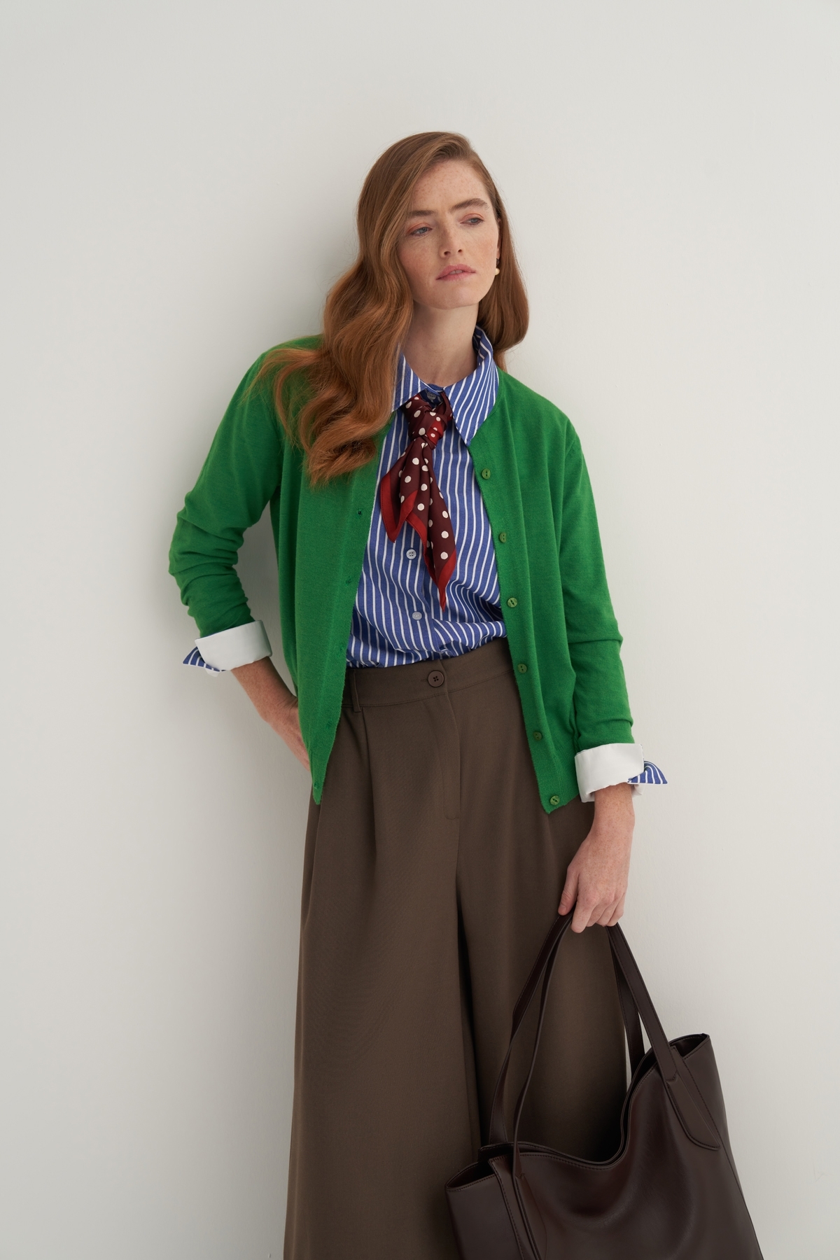 ebu prive  Kadın Çift Pileli Bol Paça Palazzo Pantolon Koyu Vizon - Görsel 4