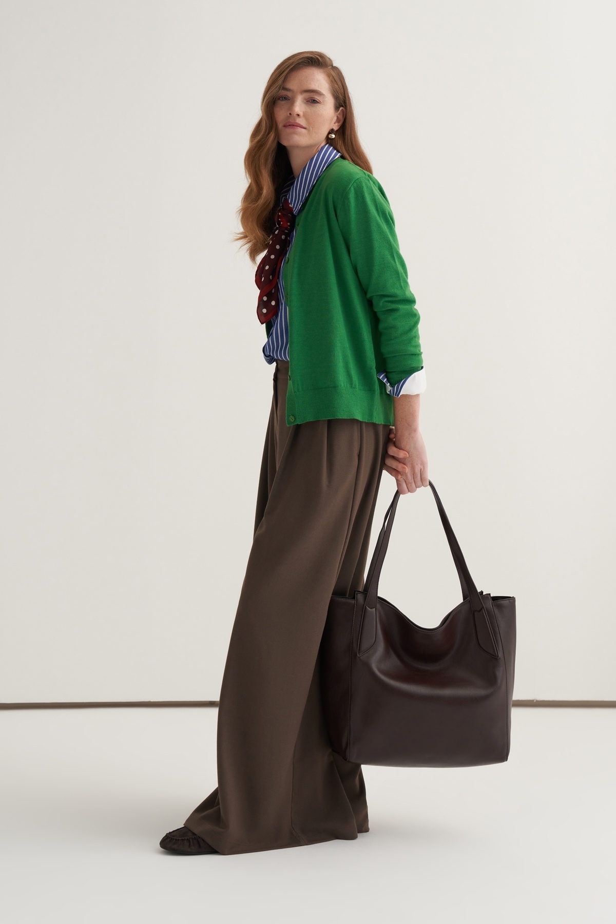 ebu prive  Kadın Çift Pileli Bol Paça Palazzo Pantolon Koyu Vizon - Görsel 5