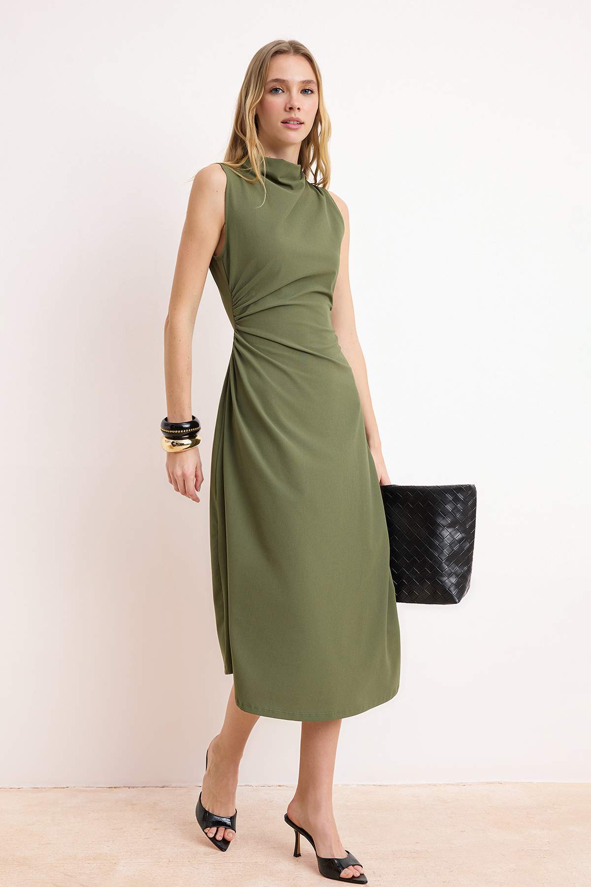 Trendyolmilla  Haki A-Kesim/Çan Form Asimetrik Kolsuz Büzgülü Midi Paper Touch Örme Elbise TWOSS26EL00156