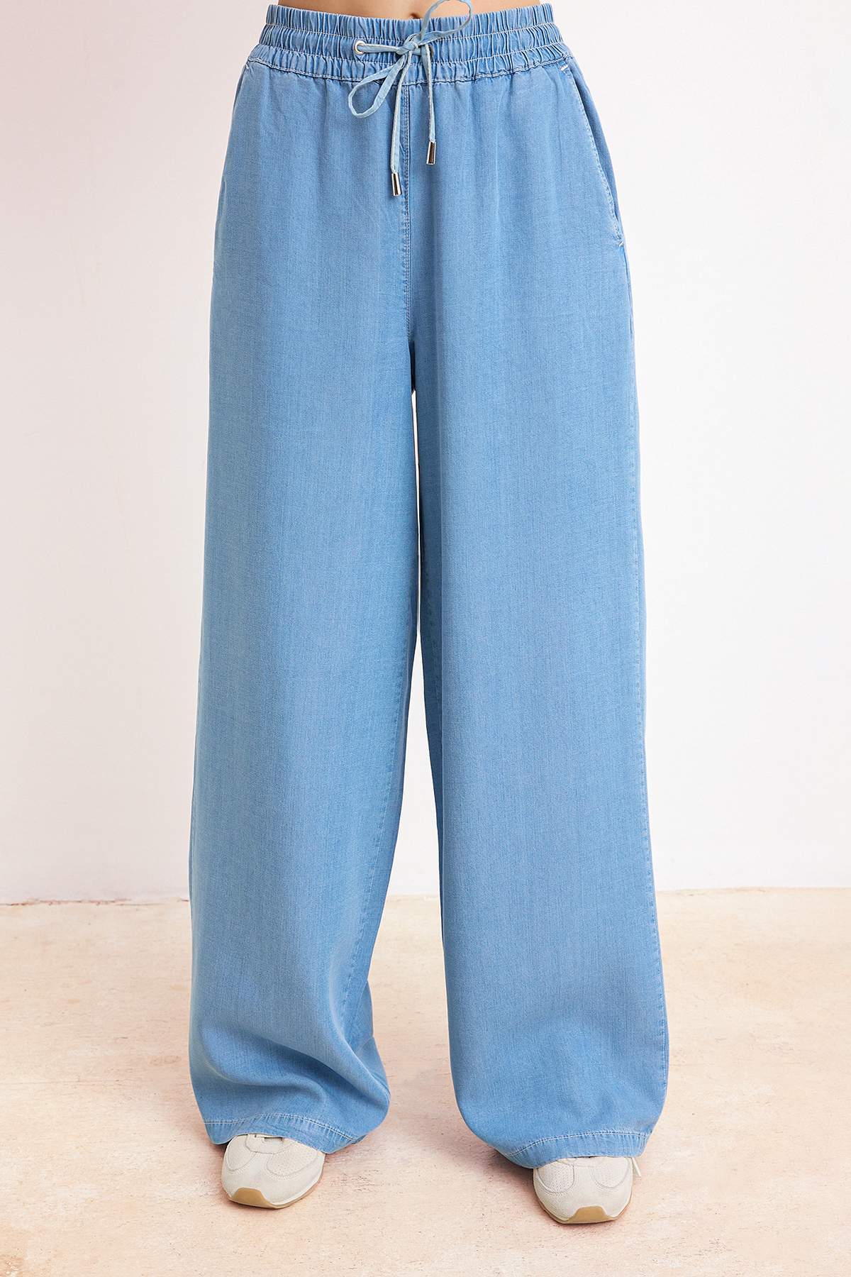 Trendyolmilla  Mavi DÖKÜMLÜ İnce Kumaş %100 Tencel Denim Alt - Üst Takım TWOSS26AU00087 - Görsel 3