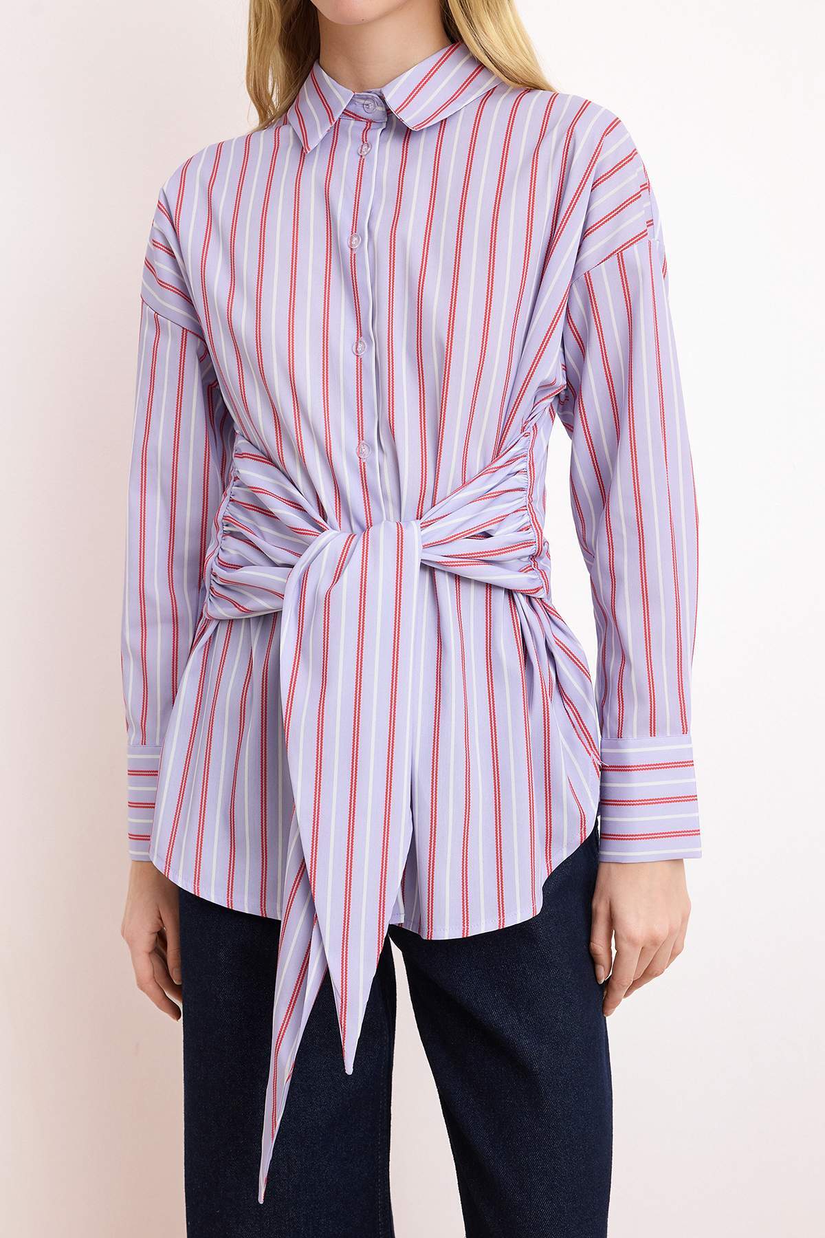 Trendyolmilla  Mavi-Çok Renkli Çizgili Bağlama Detaylı Gömlek TWOSS26GO00086 - Görsel 3