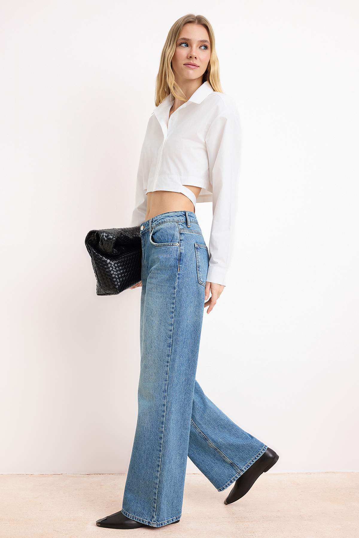 Trendyolmilla  Mavi More Sustainable Normal Bel 100% Pamuk Wide Leg Geniş Paça Jeans TWOSS26JE00125 - Görsel 2