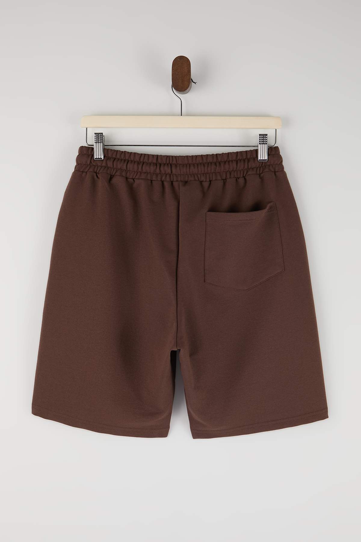 Trendyolmilla  Kahverengi Basic Oversize/Geniş Kesim Lastik Belli Bağcıklı Şort TMNSS22SR0257 - Görsel 6