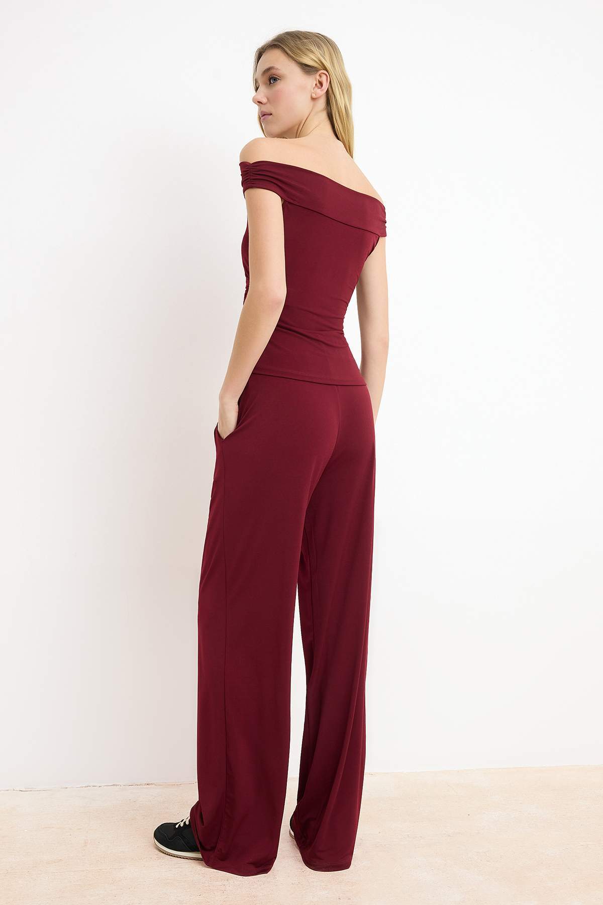Trendyolmilla  Bordo Carmen Yaka Esnek Örme Bluz/Pantolon Alt-Üst Takım TWOSS24AU00035 - Görsel 4