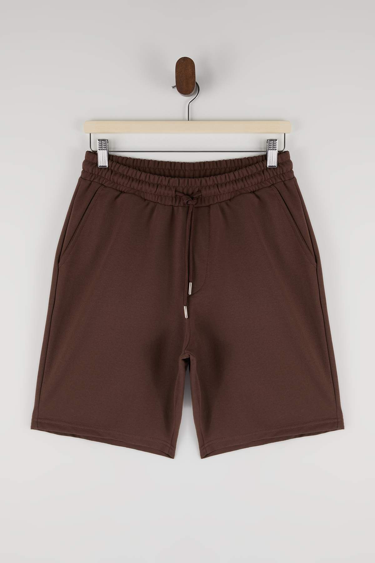 Trendyolmilla  Kahverengi Basic Oversize/Geniş Kesim Lastik Belli Bağcıklı Şort TMNSS22SR0257 - Görsel 4