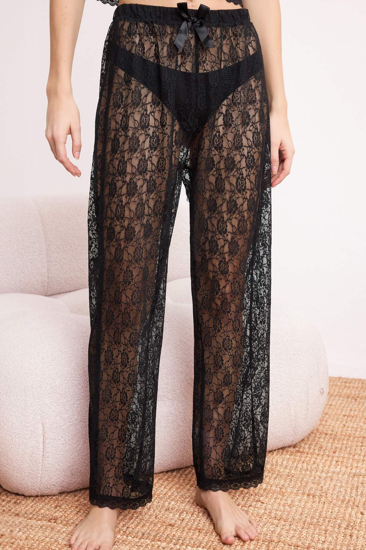 Trendyolmilla  Siyah Atlet Pantolon Transparan Dantel Örme Pijama Takımı THMSS26PT00094 - Görsel 3