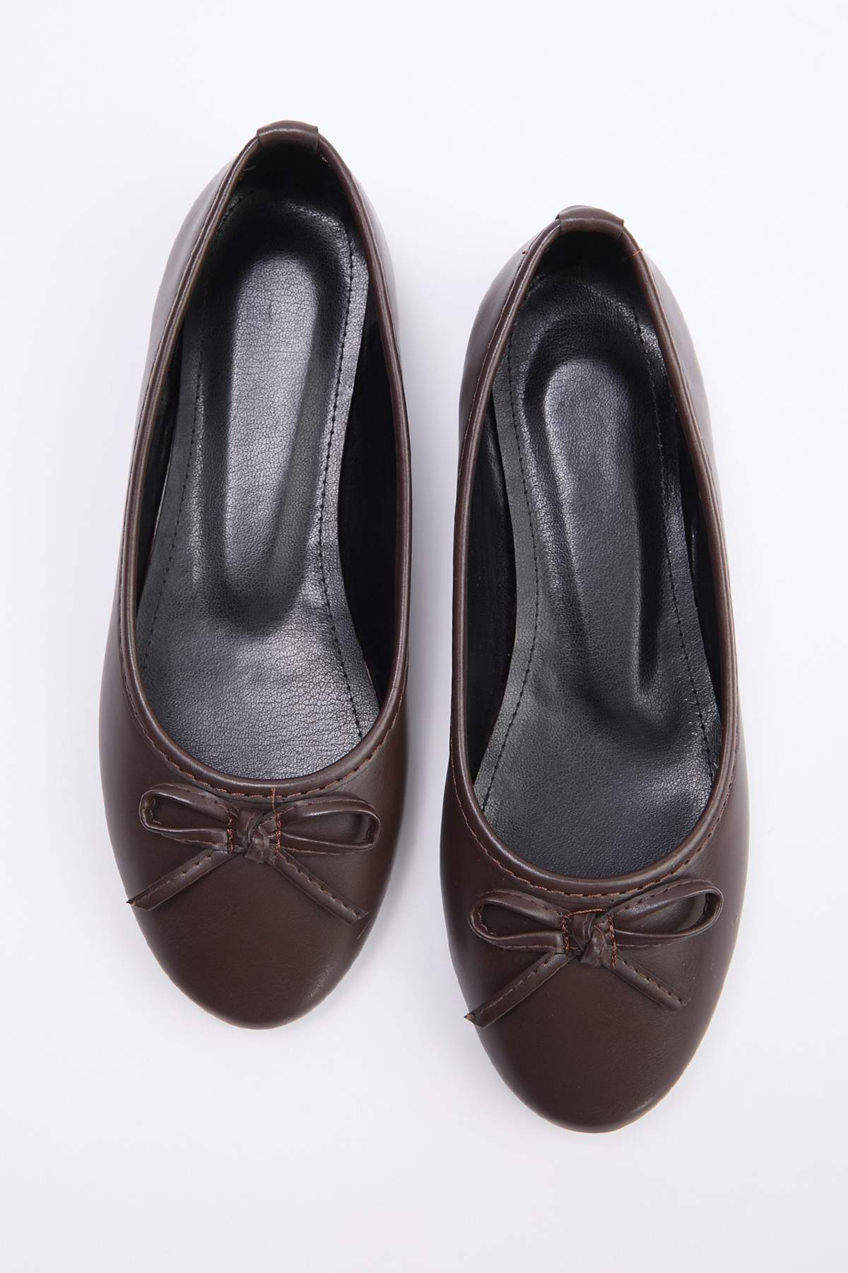 TRENDYOL SHOES Braune Ballerinas mit Schleifendetail und mandelförmiger Zehen...