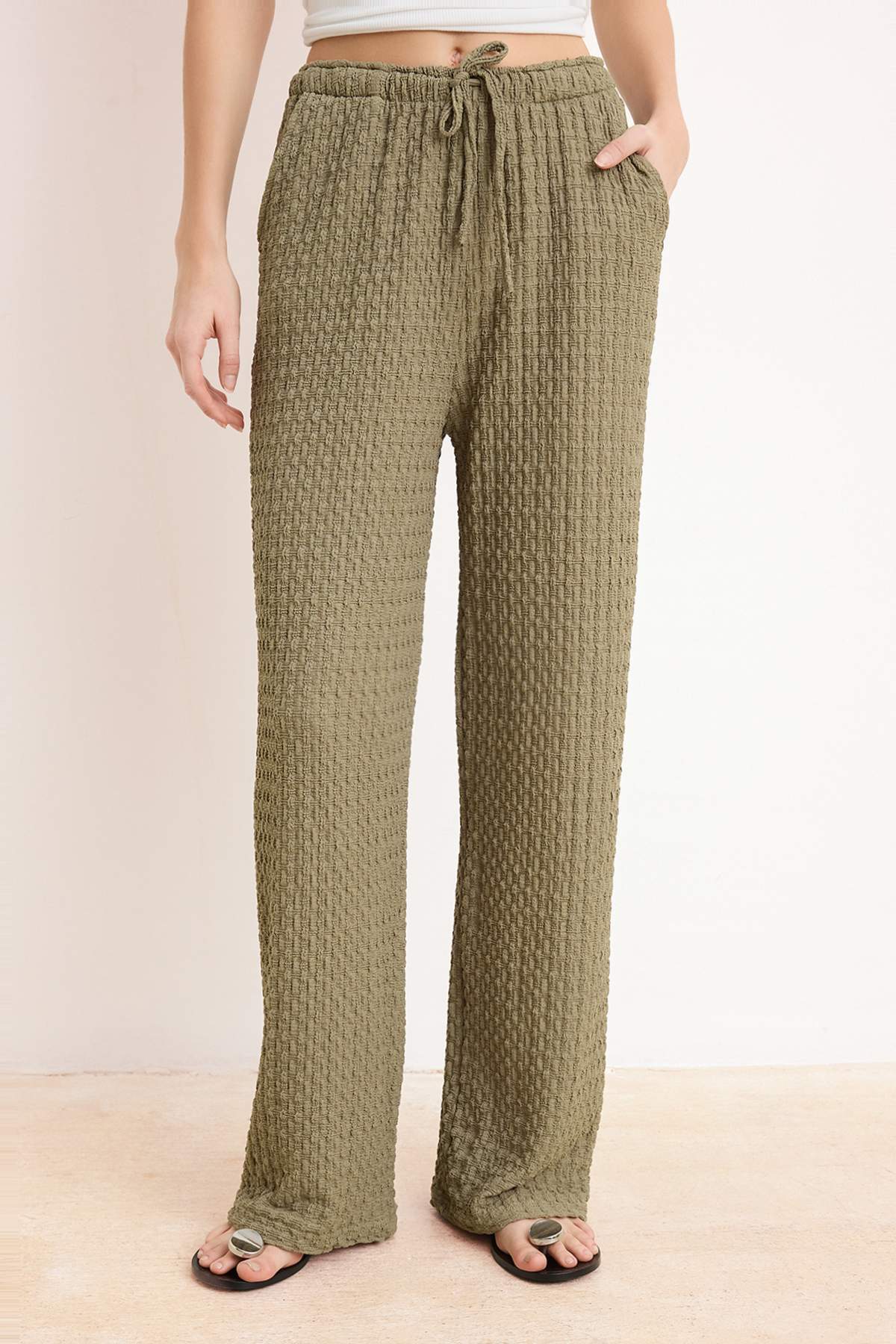 Trendyolmilla  Haki Wide Leg/Geniş Paça Lastikli Uzun Dokulu Örme Pantolon TWOSS26PL00121 - Görsel 3