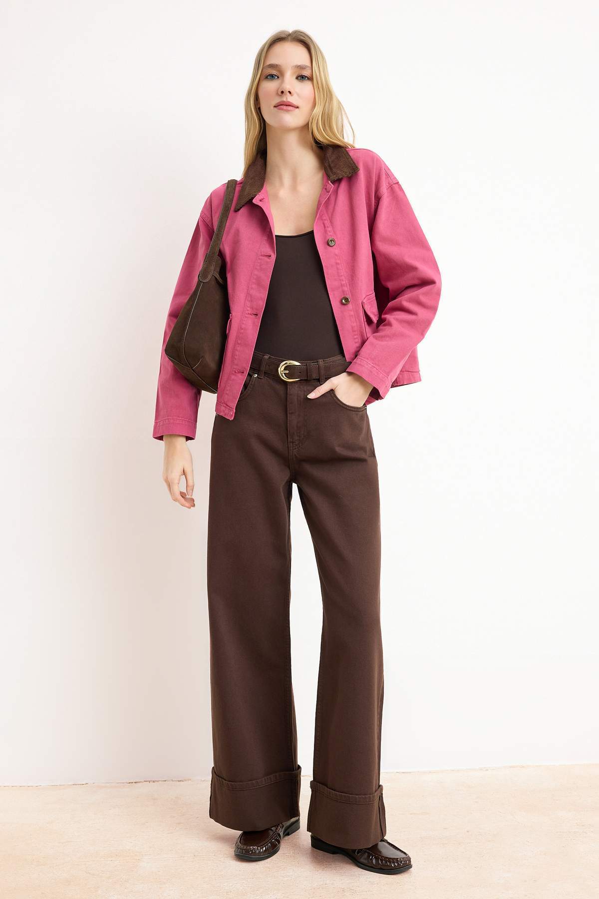 Trendyol Collection Rosa Cord-Kragen-Detail-Jeanshemd-Jacke TWOAW26CE00004