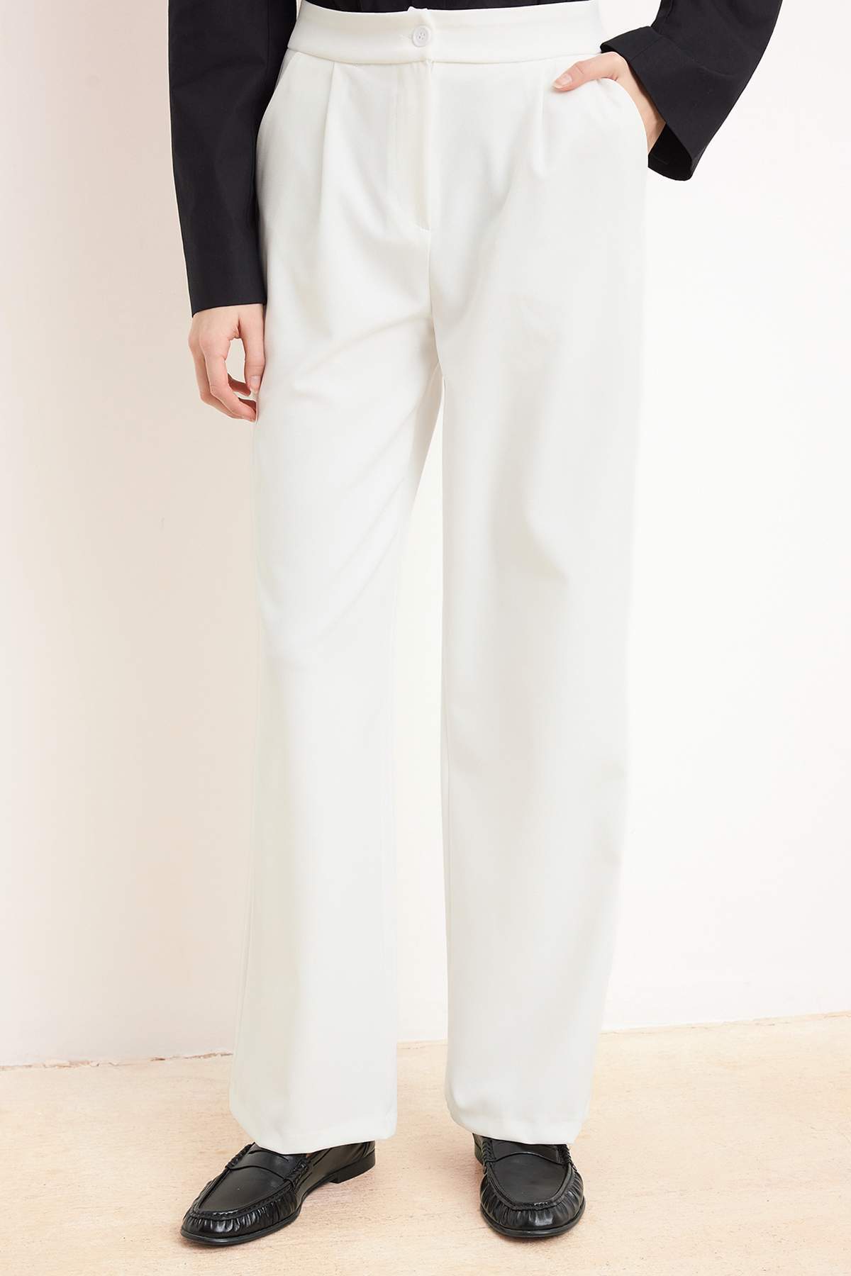 Trendyolmilla  Beyaz Wide Leg/Geniş Paça Dokuma Pantolon TWOAW22PL0139 - Görsel 3