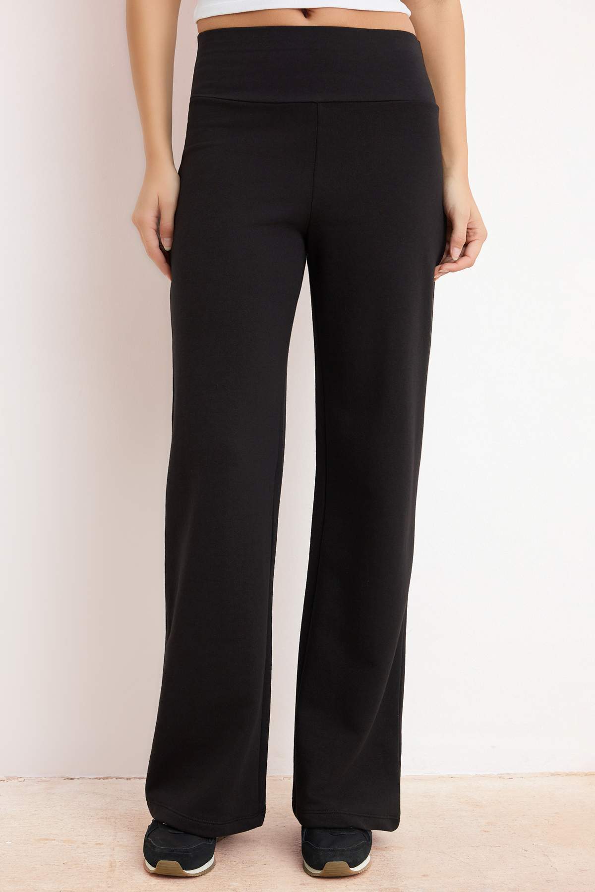 Trendyolmilla  Siyah Ince Ekstra Yüksek Bel Wide Leg/Geniş Kesim Pantolon TWOAW25PL00026 - Görsel 3