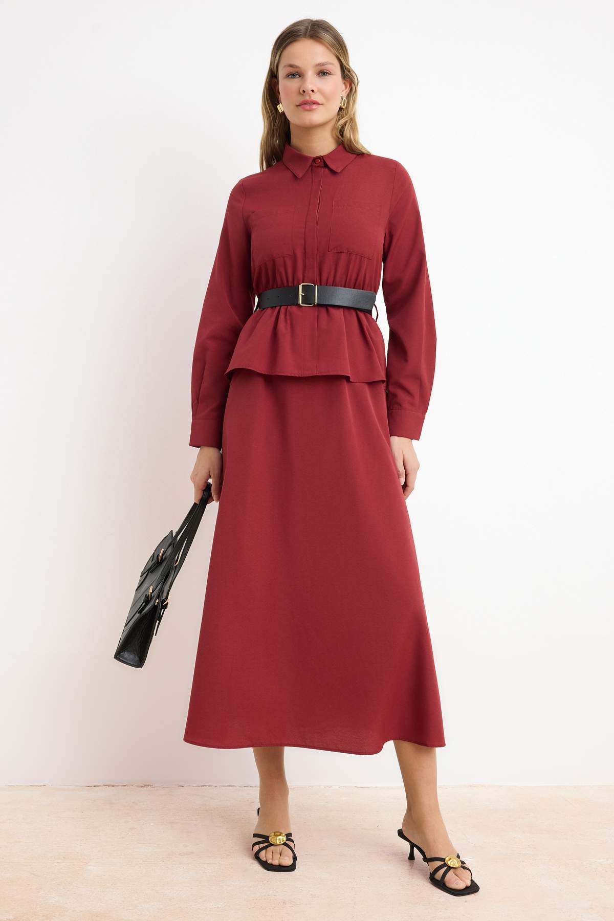 Trendyolmilla Modest Bordo Deri Kemerli Takım Görünümlü Tek Parça Maxi Pamuklu Dokuma Tesettür Elbise TCTSS26EB00068