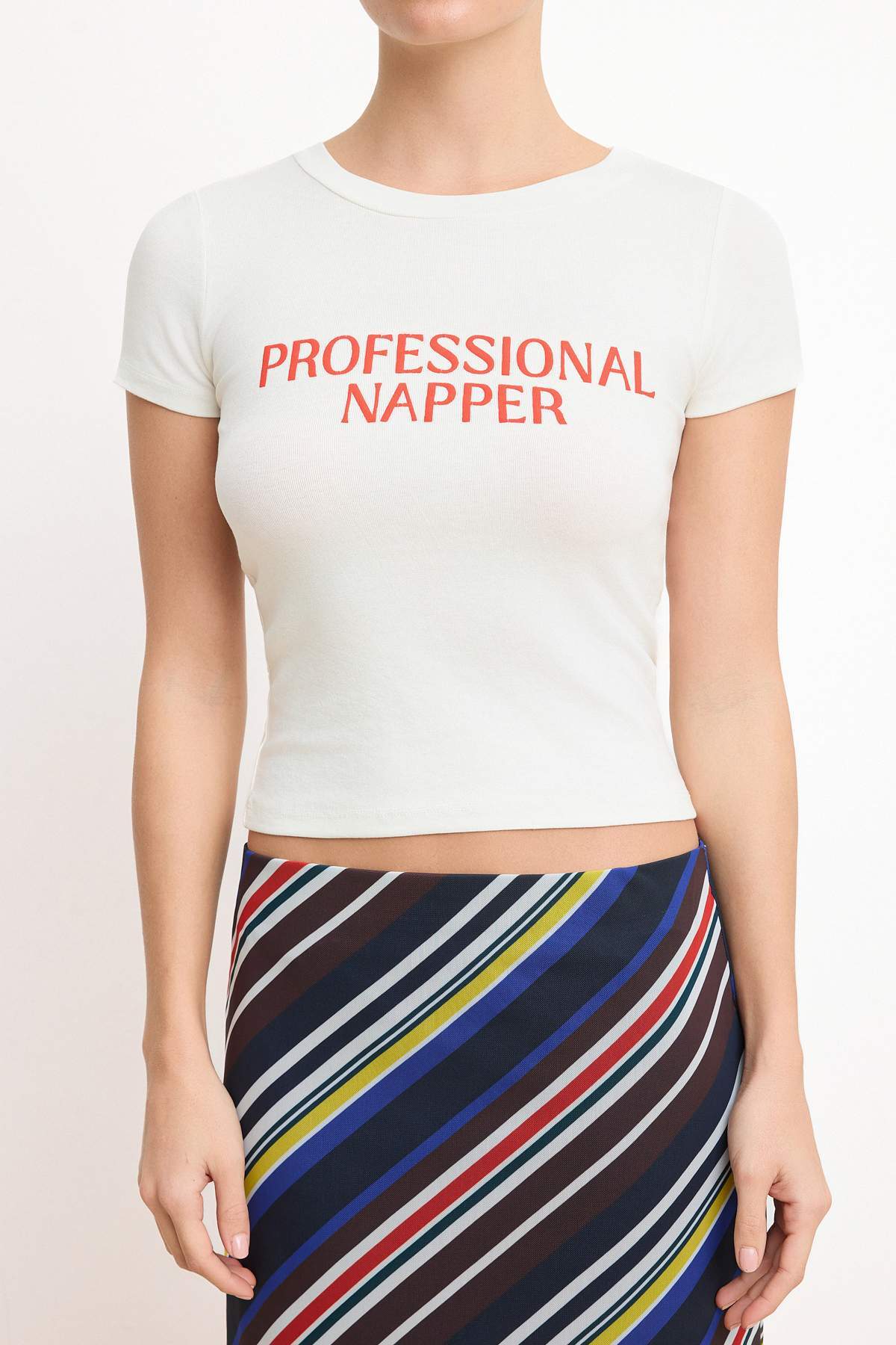 Trendyolmilla  Ekru*001 Fitted/Vücuda Oturan Kısa Kollu Pamuk Ribana Örme T-Shirt TWOSS26TS00126 - Görsel 4