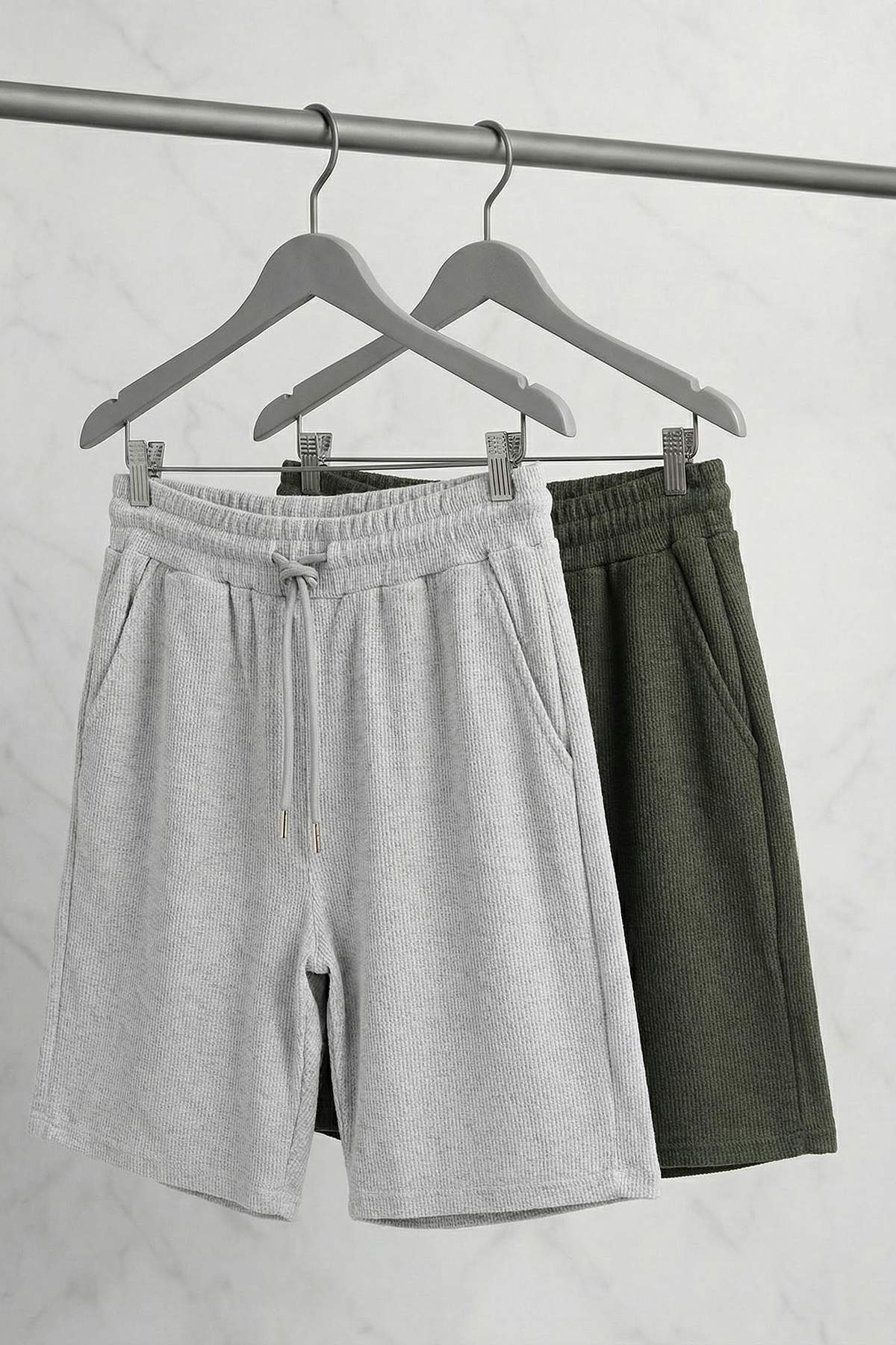 Trendyolmilla  Haki-Gri 2'li Regular/Normal Kesim Dokulu Paketli Şort&Bermuda TMNSS23SR00076