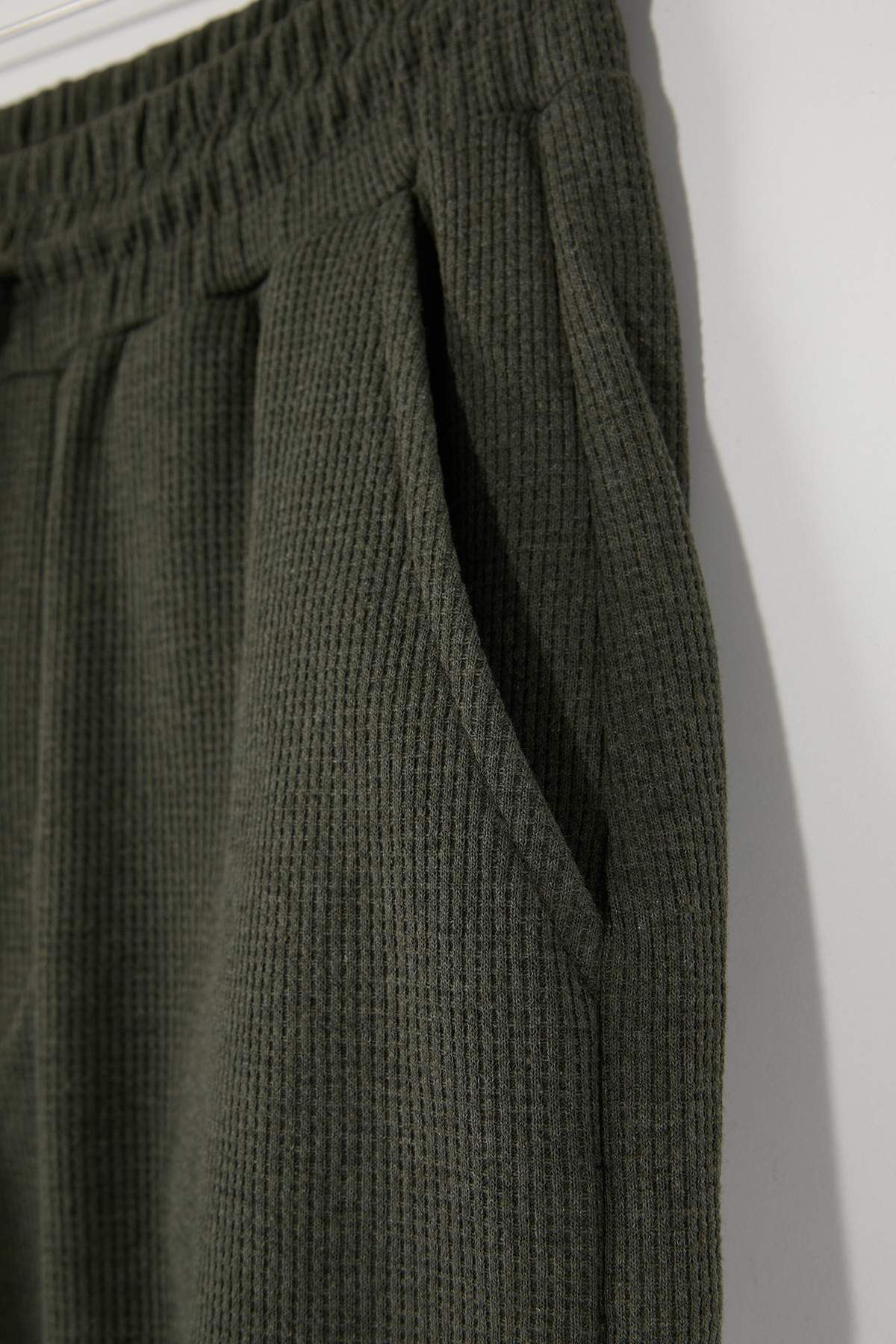 Trendyolmilla  Haki-Gri 2'li Regular/Normal Kesim Dokulu Paketli Şort&Bermuda TMNSS23SR00076 - Görsel 3